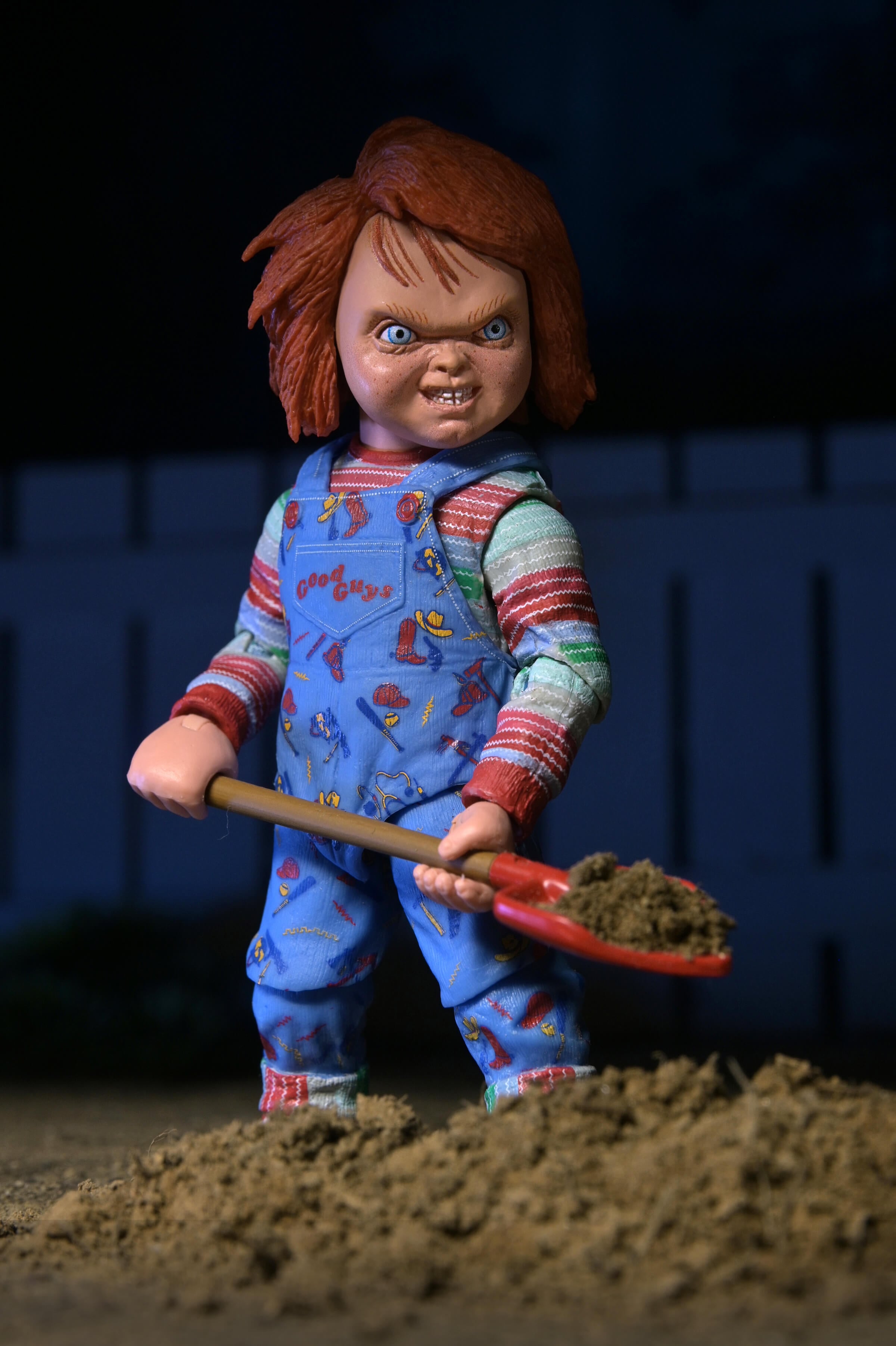 Child's Play 2 Ultimate Chucky Action Figure Gallery Image 8