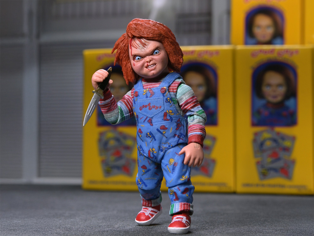 Child's Play 2 Ultimate Chucky Action Figure Gallery Image 1