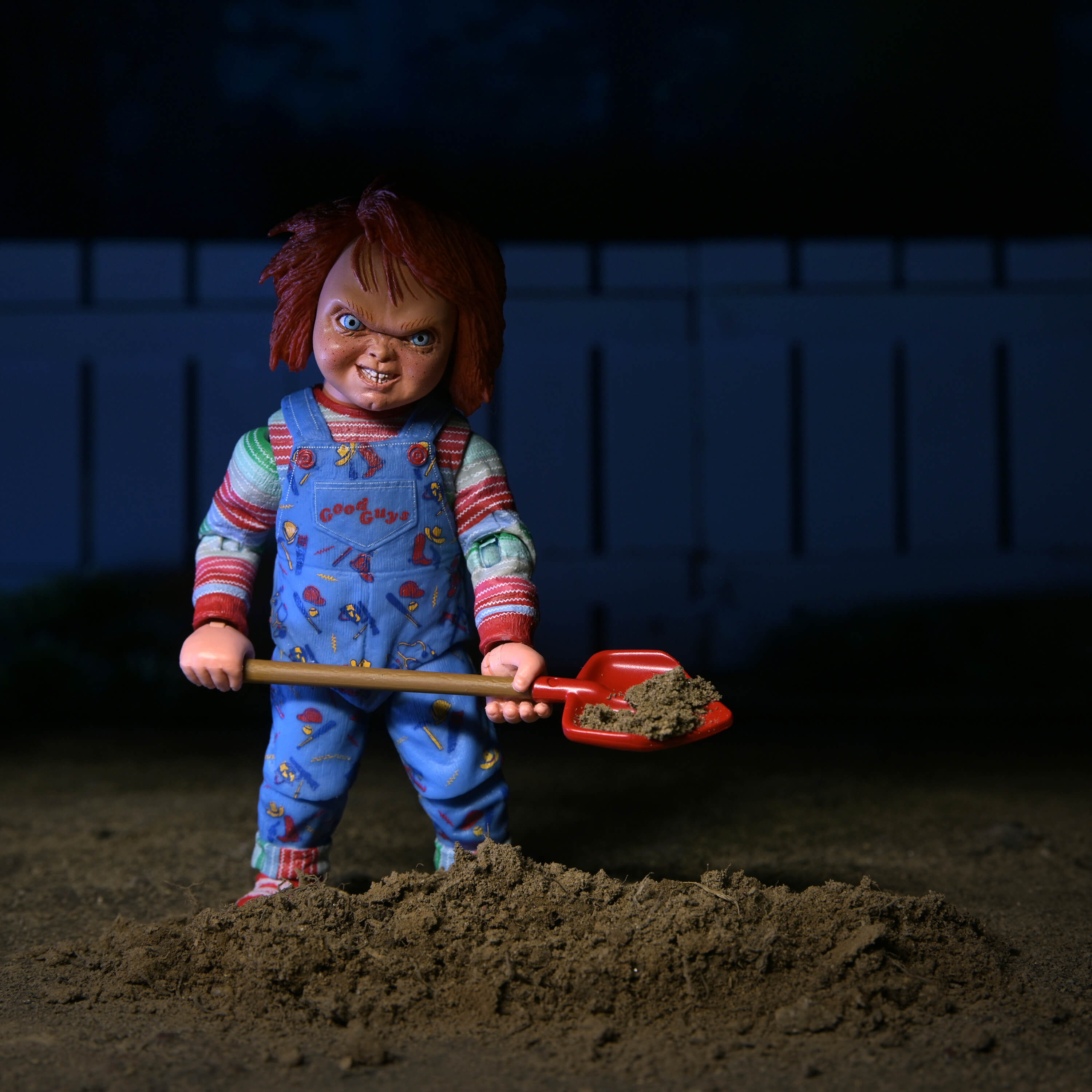 Child's Play 2 Ultimate Chucky Action Figure Gallery Image 7