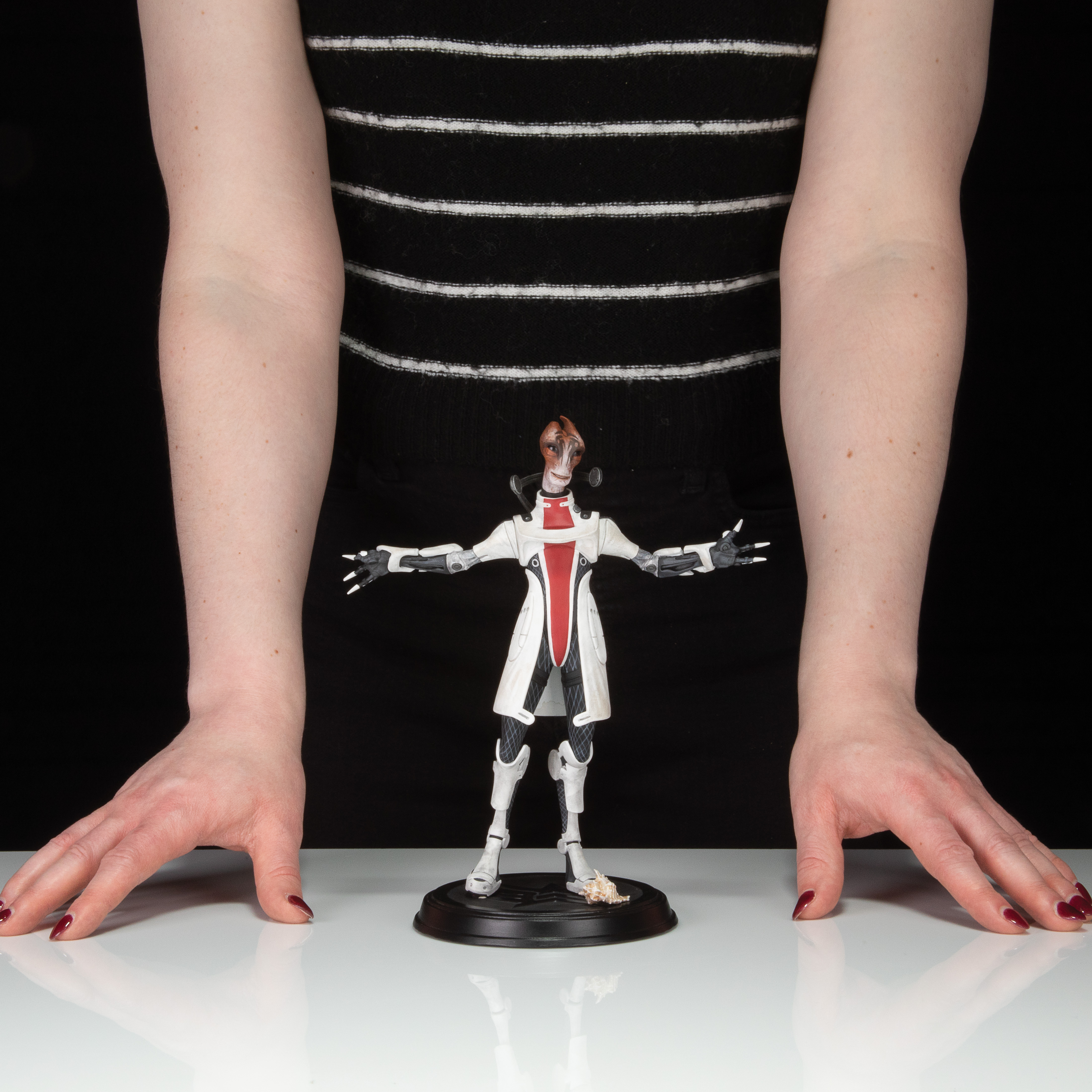 Mass Effect Mordin Solus Figure Gallery Image 15