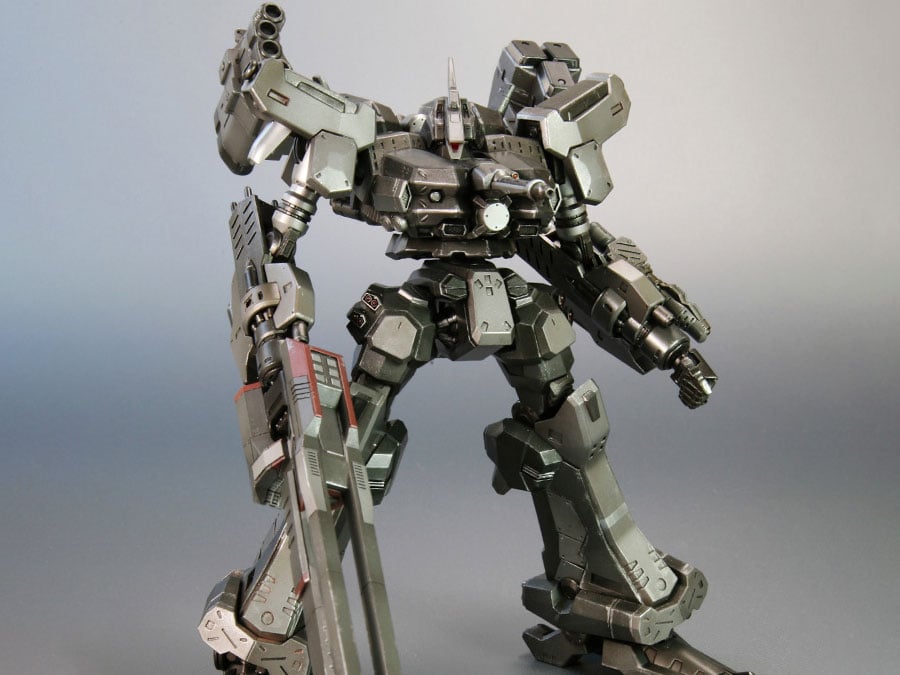 Armored Core: Last Raven Variable Infinity Crest CR-C90U3 1/72 Scale Model Kit Gallery Image 1