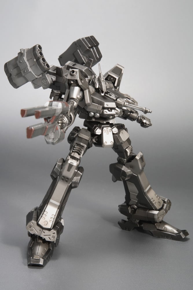 Armored Core: Last Raven Variable Infinity Crest CR-C90U3 1/72 Scale Model Kit Gallery Image 4