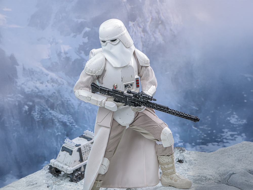 Star Wars: The Mandalorian & Grogu MMS838 Imperial Remnant Snowtrooper 1/6th Scale Collectible Figure Gallery Image 1