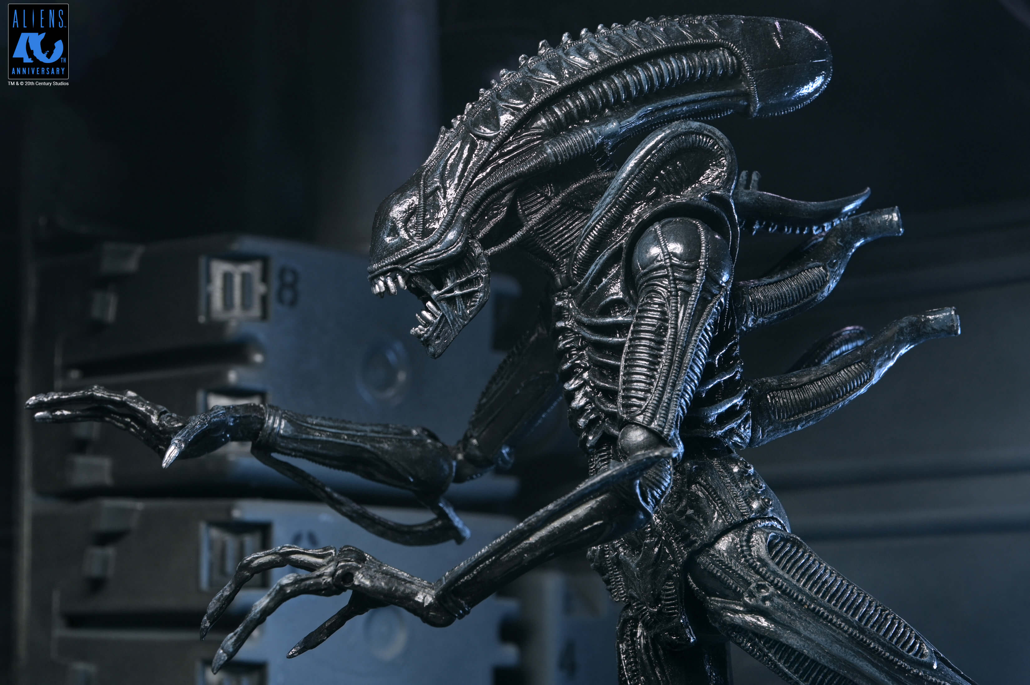Aliens 40th Anniversary Ultimate Warrior Xenomorph Action Figure Gallery Image 10