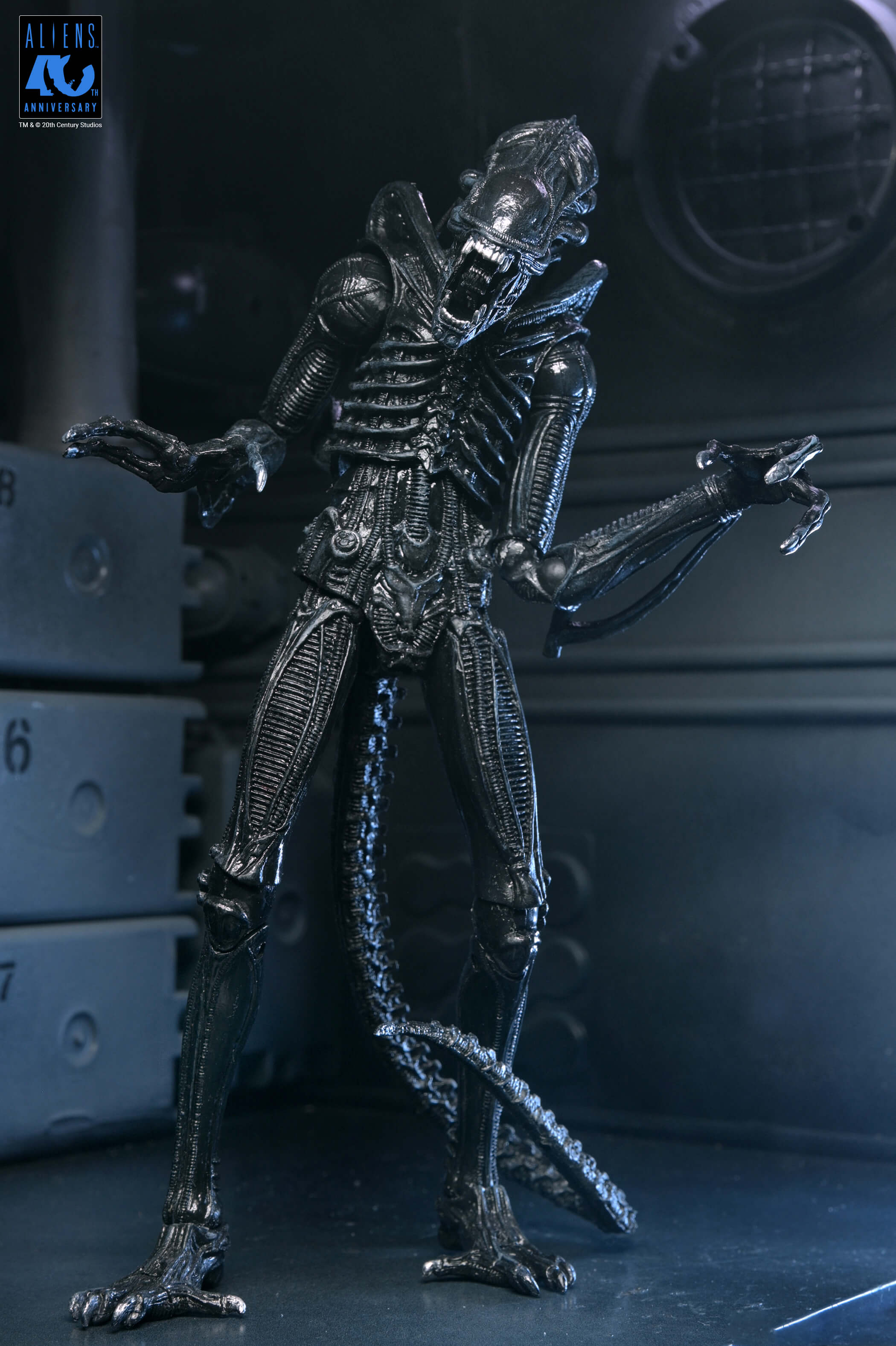 Aliens 40th Anniversary Ultimate Warrior Xenomorph Action Figure Gallery Image 3