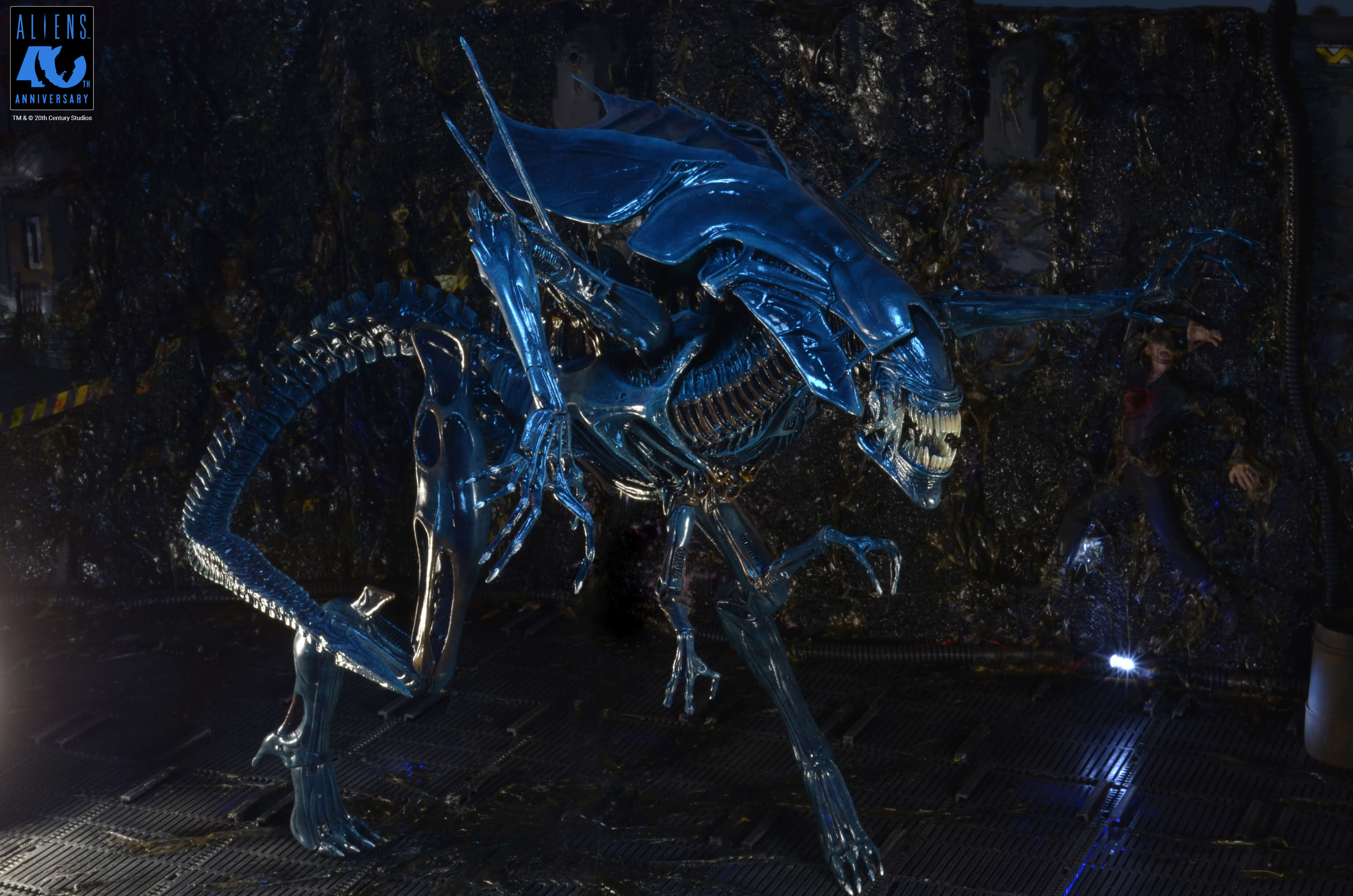 Aliens 40th Anniversary Alien Queen Deluxe Action Figure Gallery Image 9