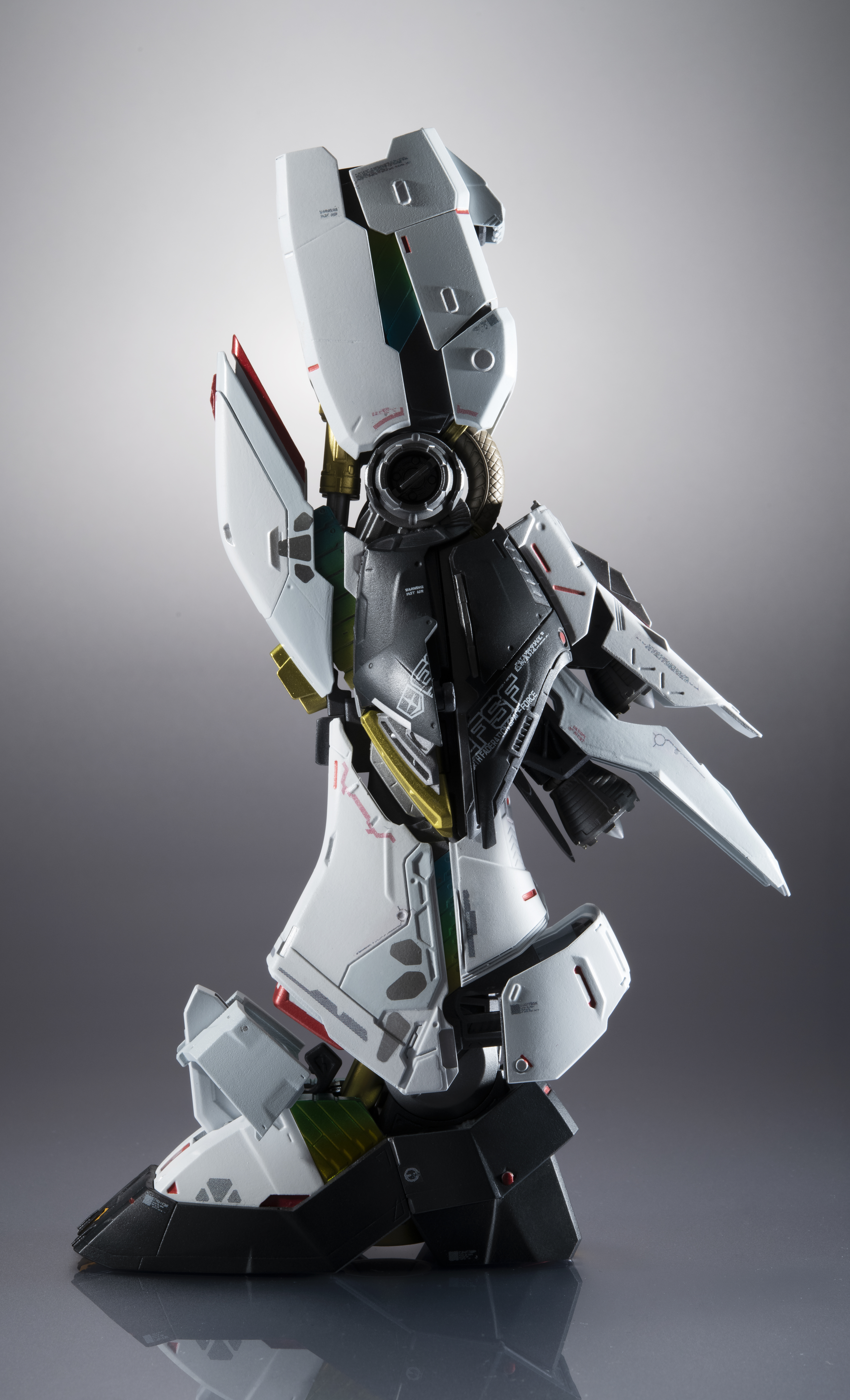 Mobile Suit Gundam: Char's Counterattack Metal Structure Kaitai-Shou-Ki RX-93 Nu Gundam (2nd Reissue) Gallery Image 27