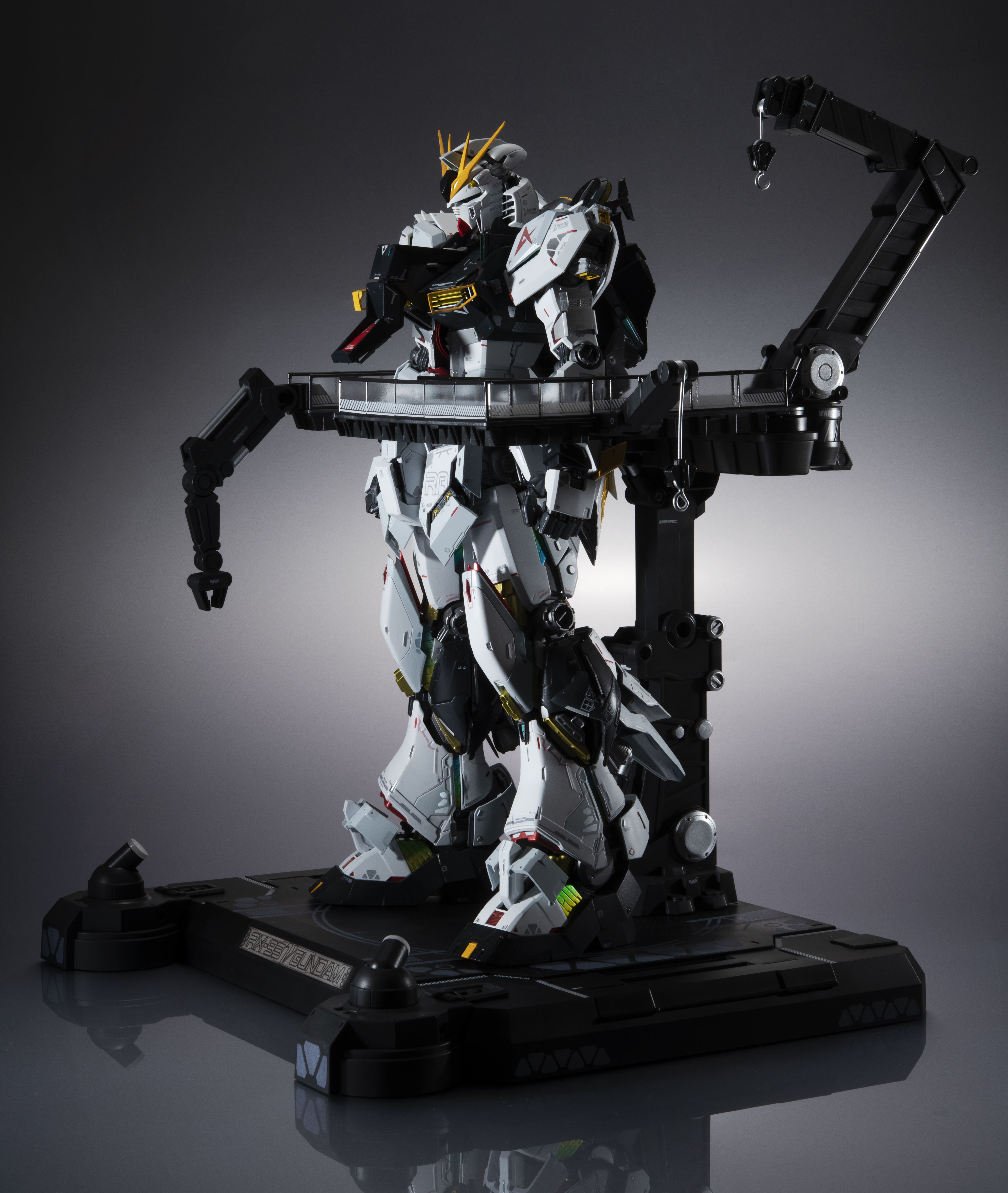 Mobile Suit Gundam: Char's Counterattack Metal Structure Kaitai-Shou-Ki RX-93 Nu Gundam (2nd Reissue) Gallery Image 16