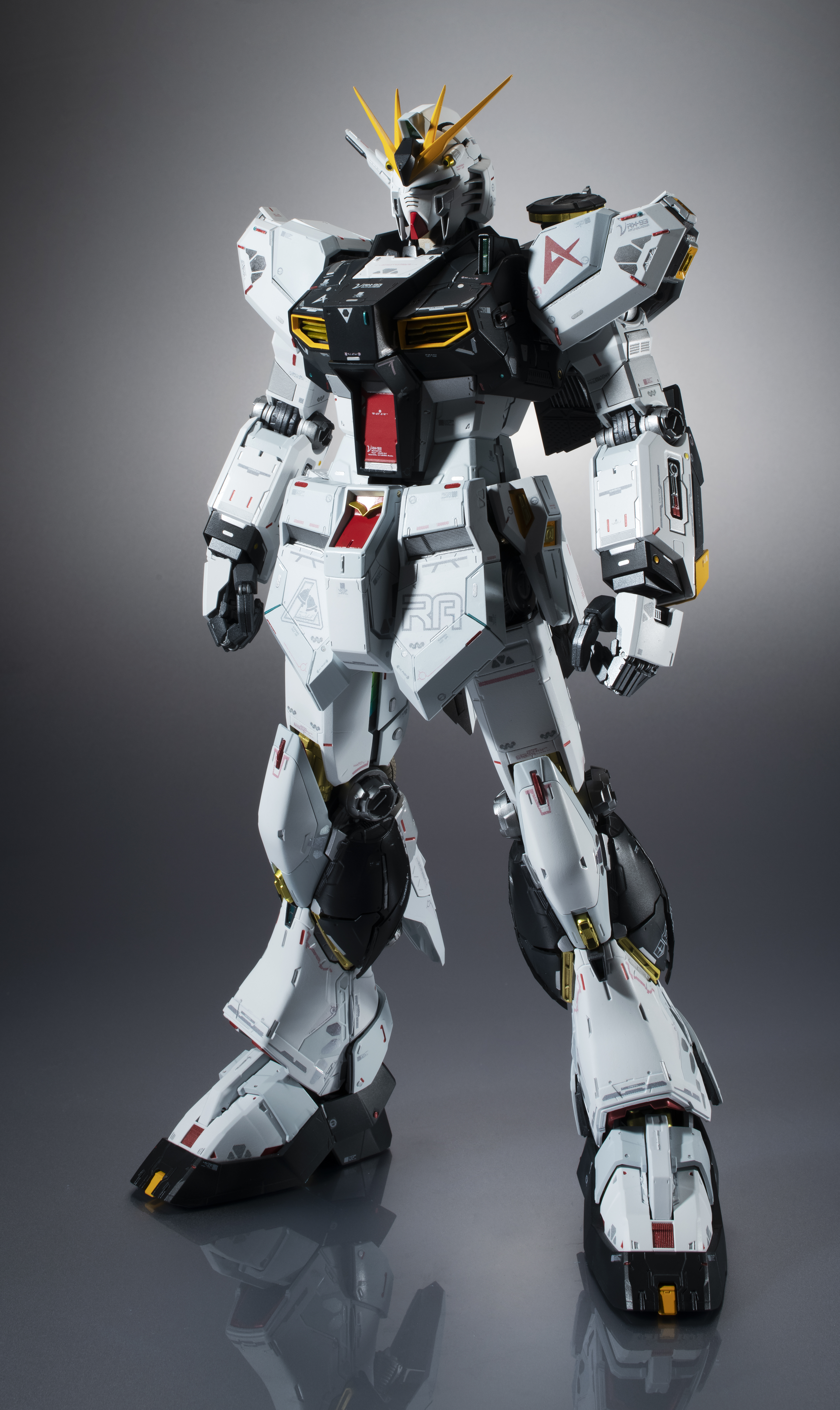 Mobile Suit Gundam: Char's Counterattack Metal Structure Kaitai-Shou-Ki RX-93 Nu Gundam (2nd Reissue) Gallery Image 6