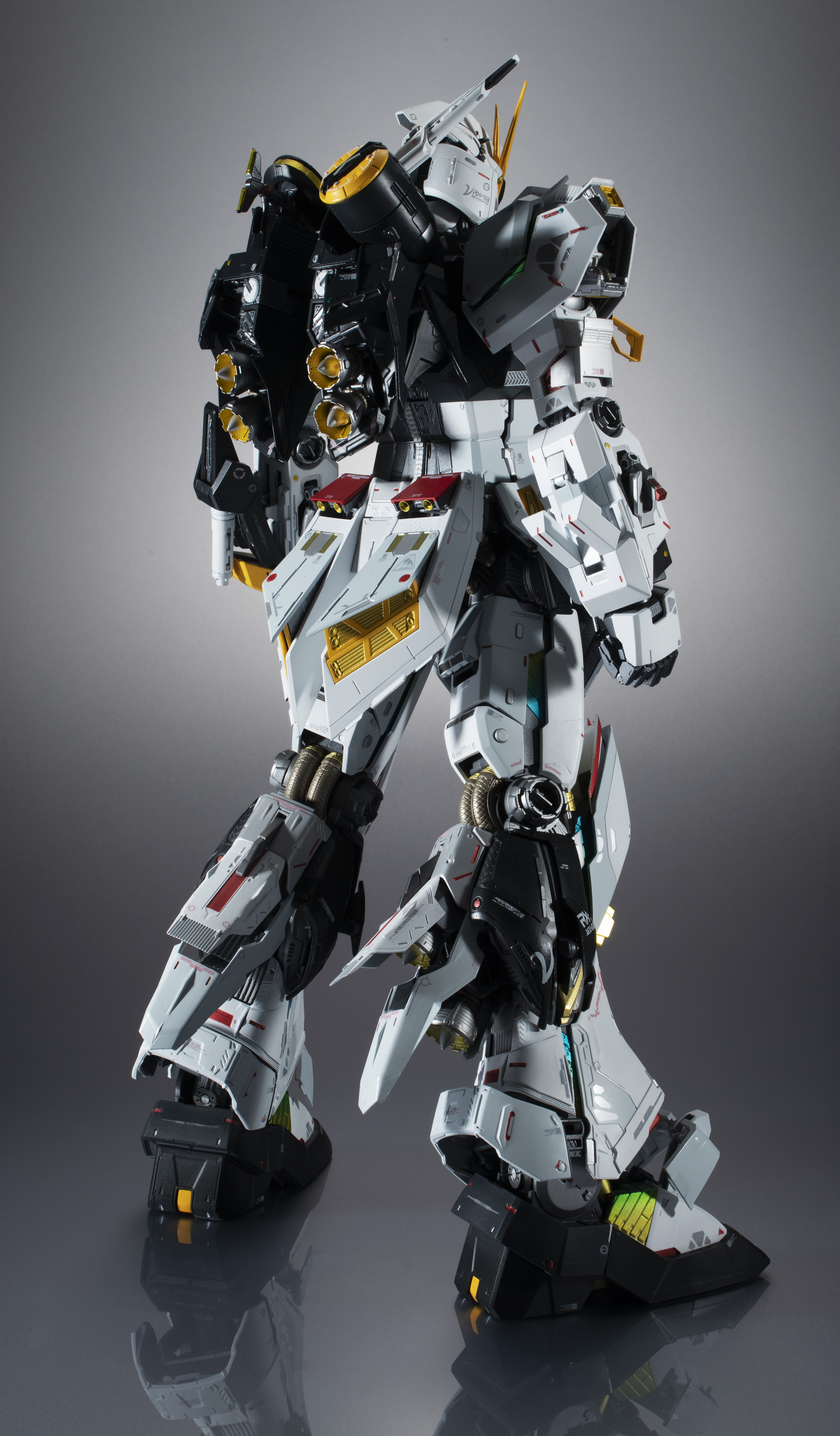 Mobile Suit Gundam: Char's Counterattack Metal Structure Kaitai-Shou-Ki RX-93 Nu Gundam (2nd Reissue) Gallery Image 9
