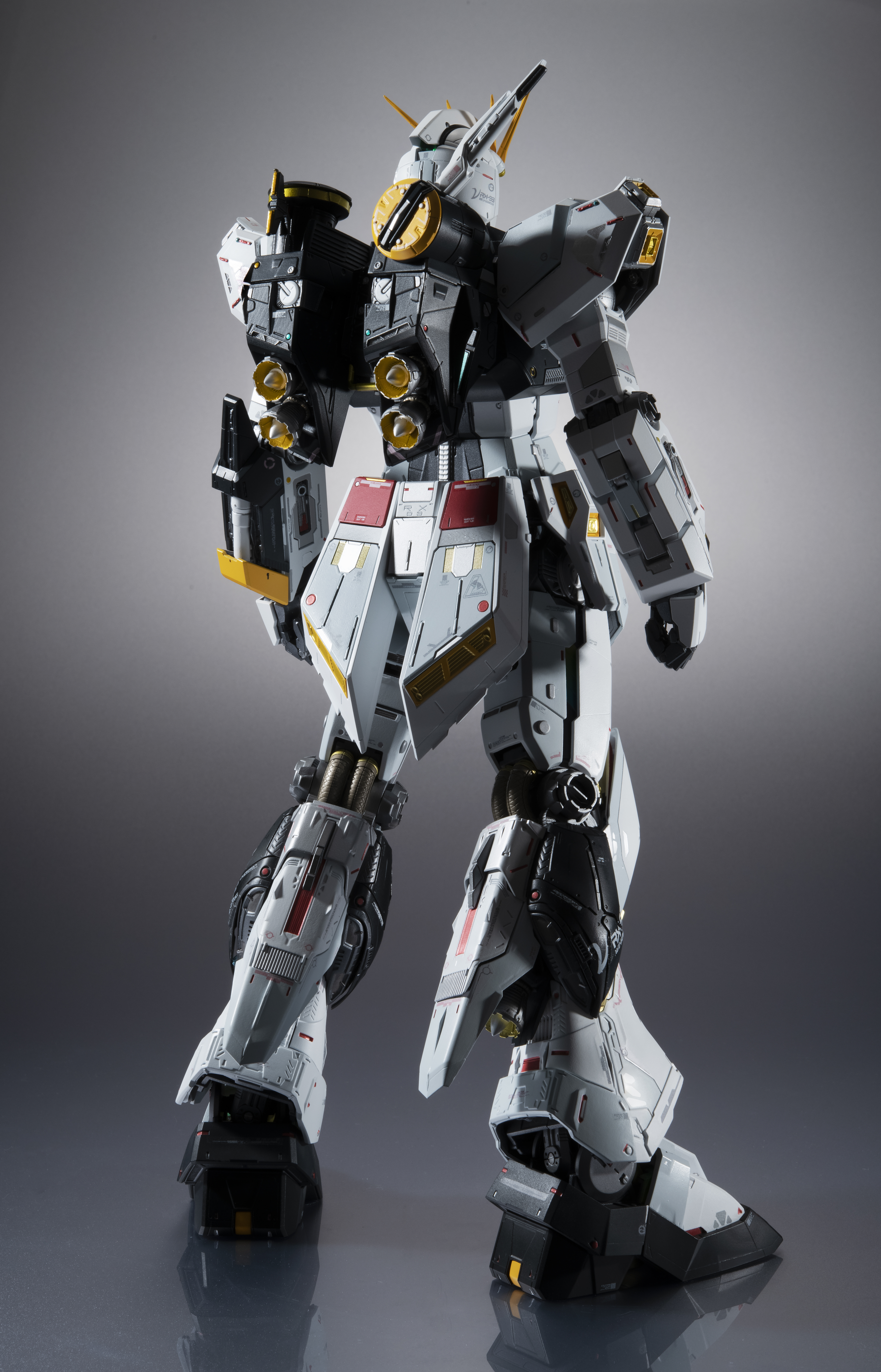 Mobile Suit Gundam: Char's Counterattack Metal Structure Kaitai-Shou-Ki RX-93 Nu Gundam (2nd Reissue) Gallery Image 8