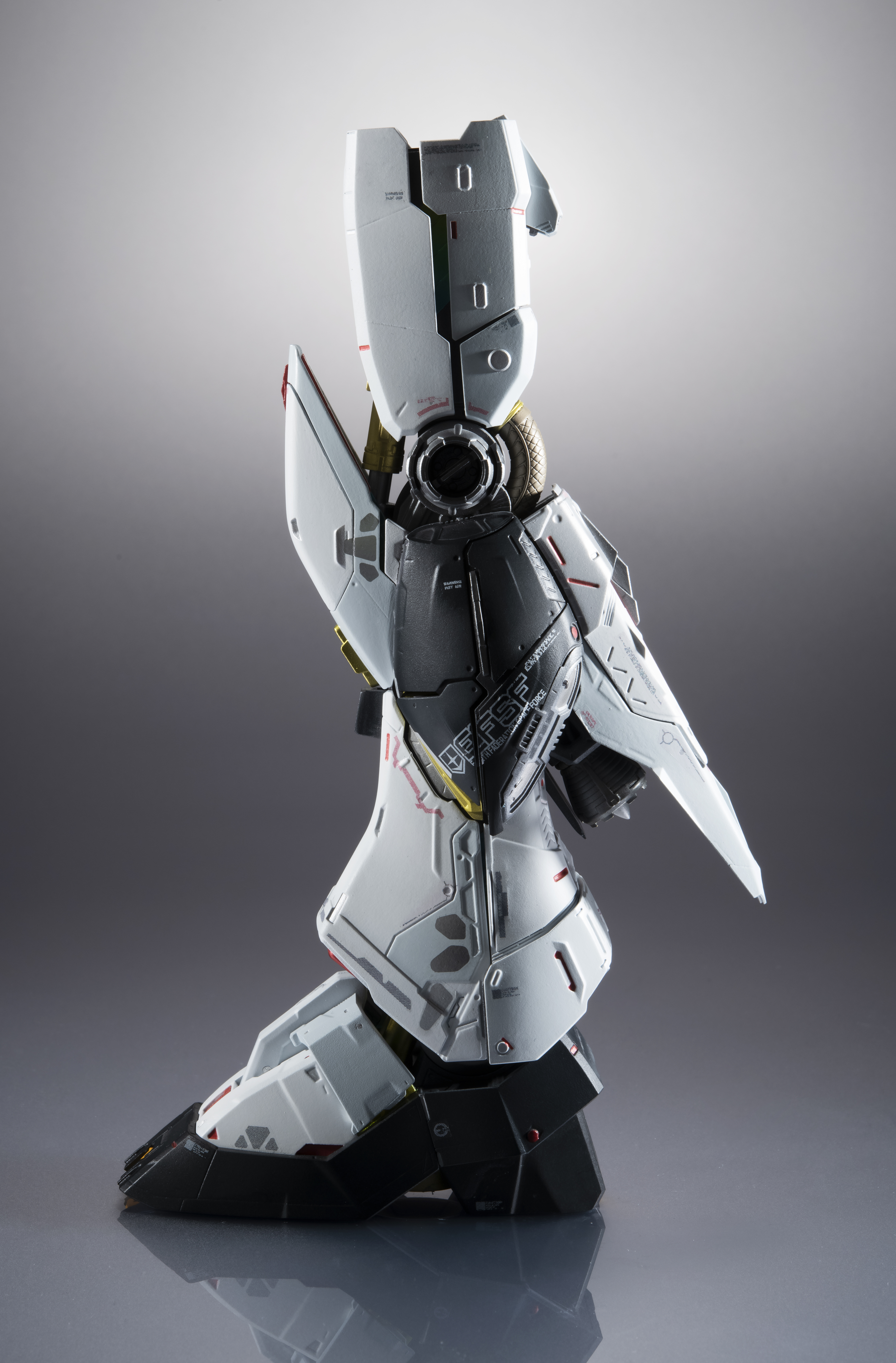Mobile Suit Gundam: Char's Counterattack Metal Structure Kaitai-Shou-Ki RX-93 Nu Gundam (2nd Reissue) Gallery Image 26