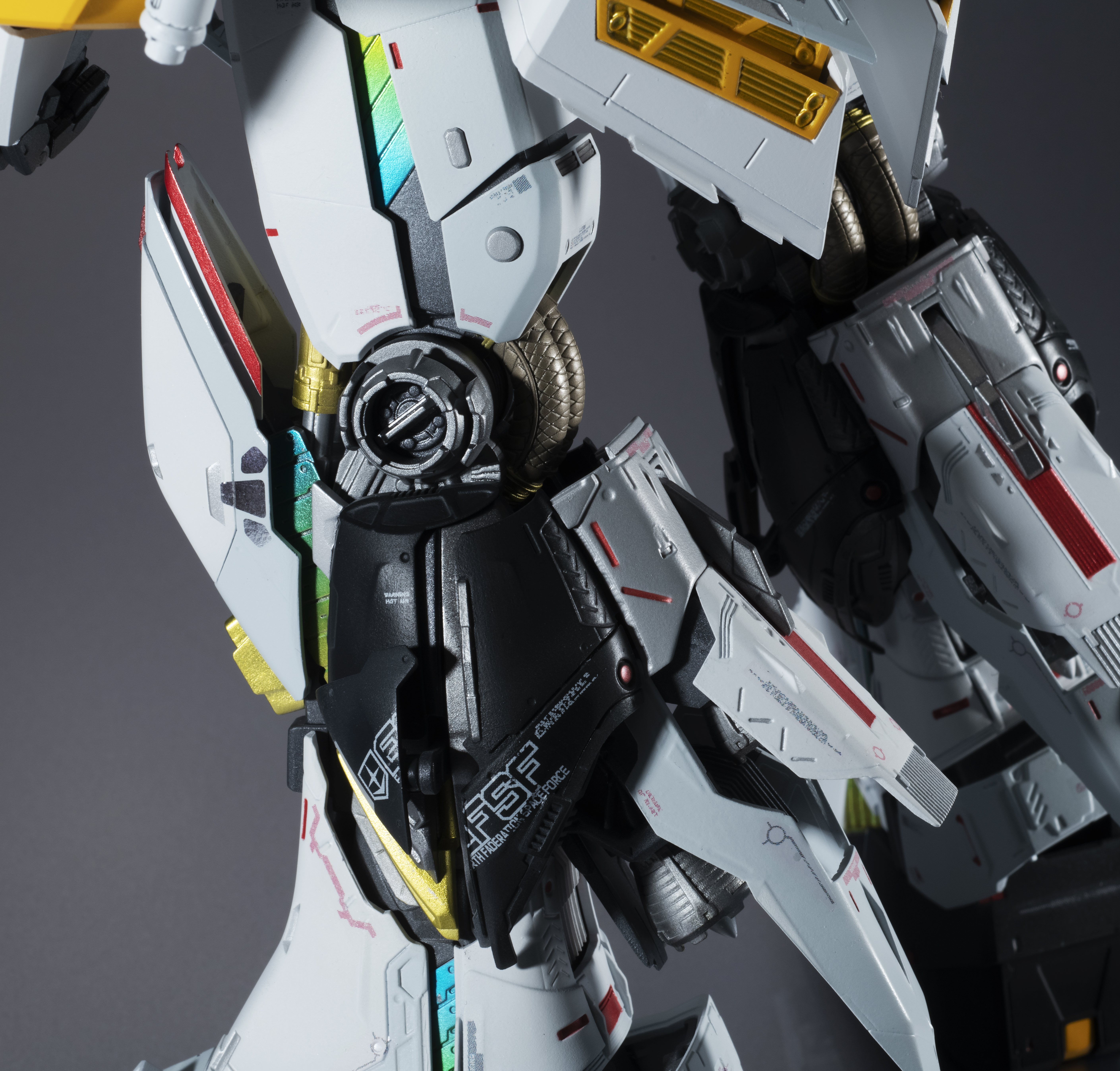 Mobile Suit Gundam: Char's Counterattack Metal Structure Kaitai-Shou-Ki RX-93 Nu Gundam (2nd Reissue) Gallery Image 29