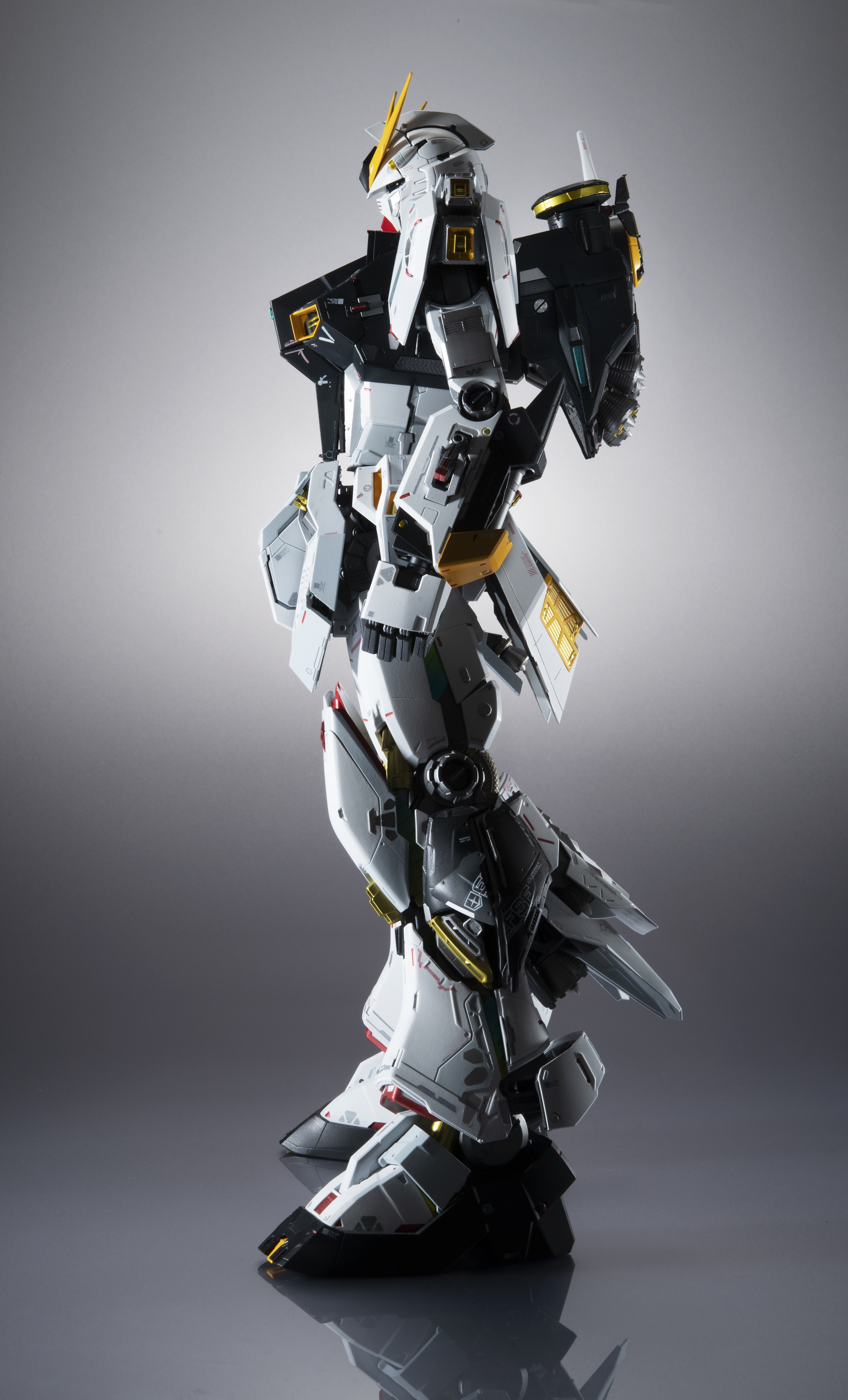 Mobile Suit Gundam: Char's Counterattack Metal Structure Kaitai-Shou-Ki RX-93 Nu Gundam (2nd Reissue) Gallery Image 14