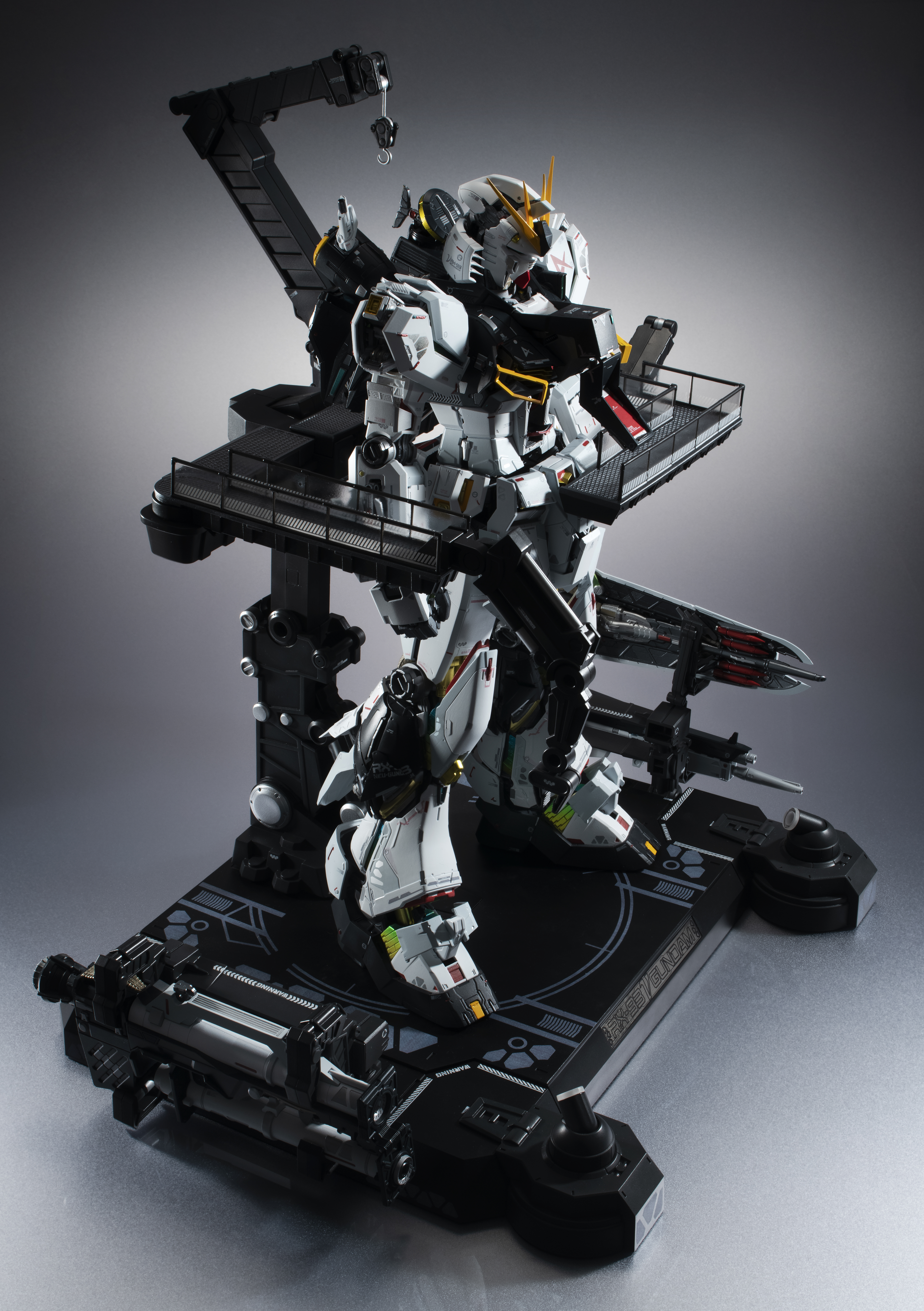 Mobile Suit Gundam: Char's Counterattack Metal Structure Kaitai-Shou-Ki RX-93 Nu Gundam (2nd Reissue) Gallery Image 20