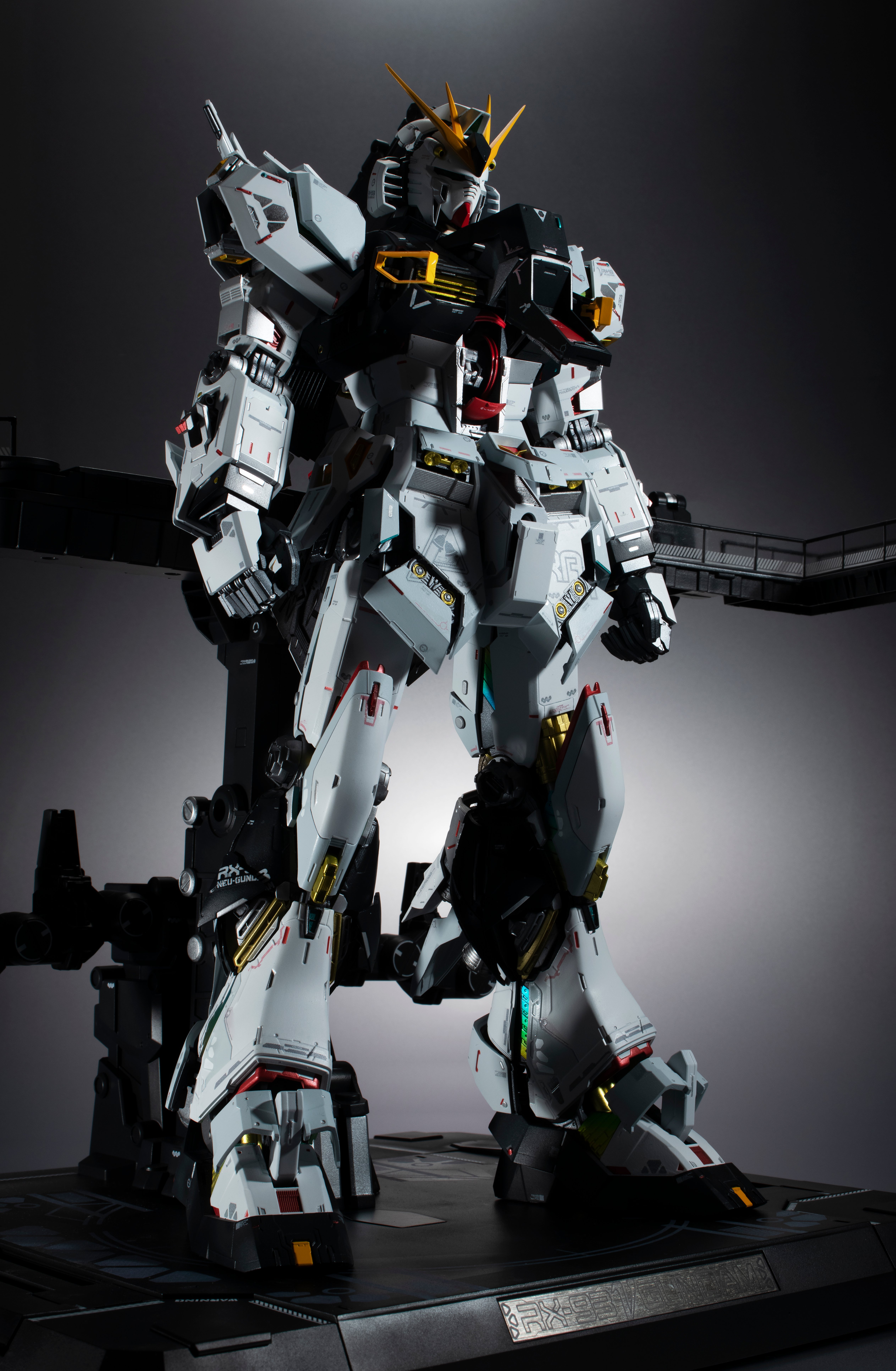 Mobile Suit Gundam: Char's Counterattack Metal Structure Kaitai-Shou-Ki RX-93 Nu Gundam (2nd Reissue) Gallery Image 19