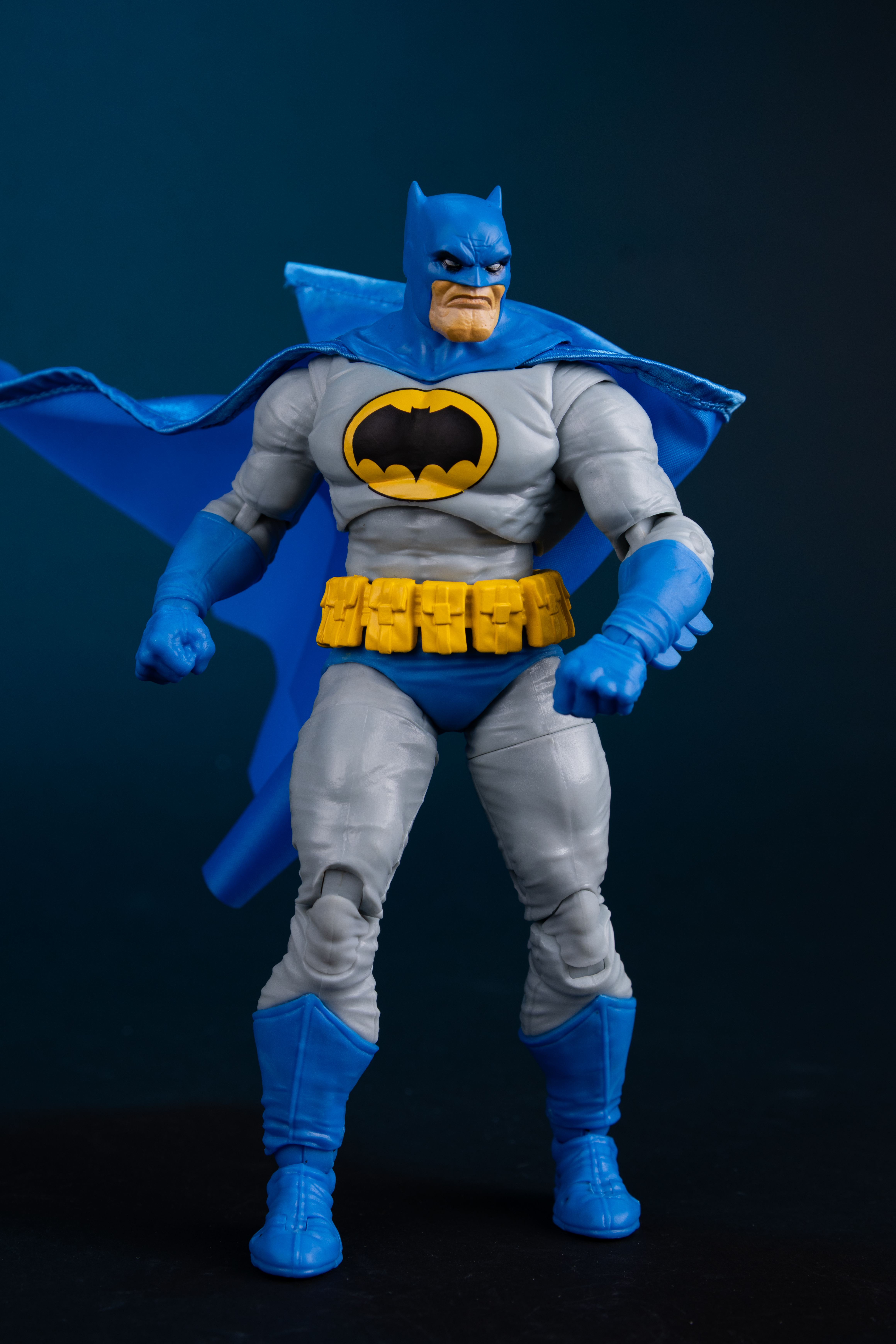 Batman: The Dark Knight Returns DC Multiverse Batman Action Figure Gallery Image 5