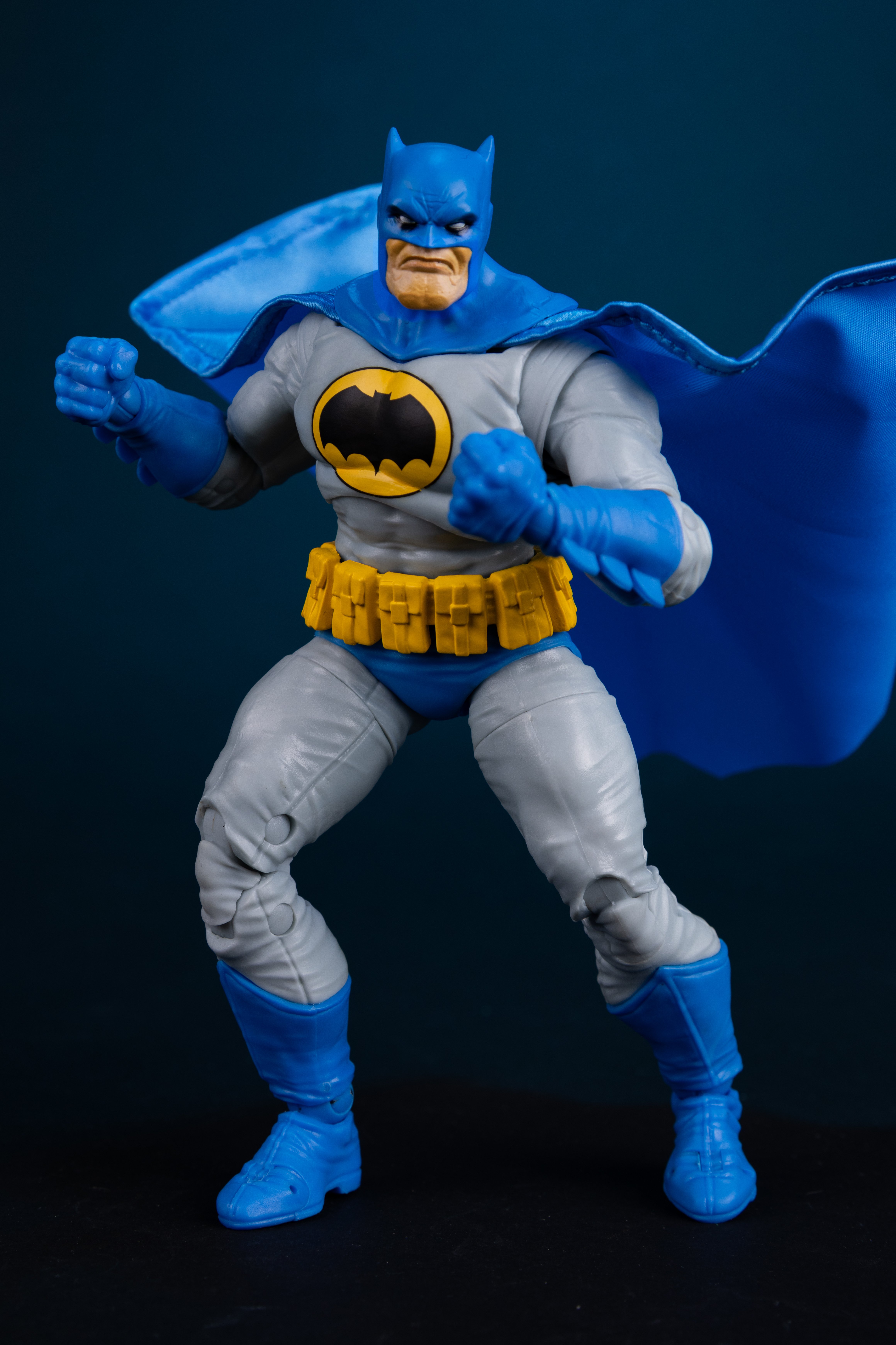Batman: The Dark Knight Returns DC Multiverse Batman Action Figure Gallery Image 6