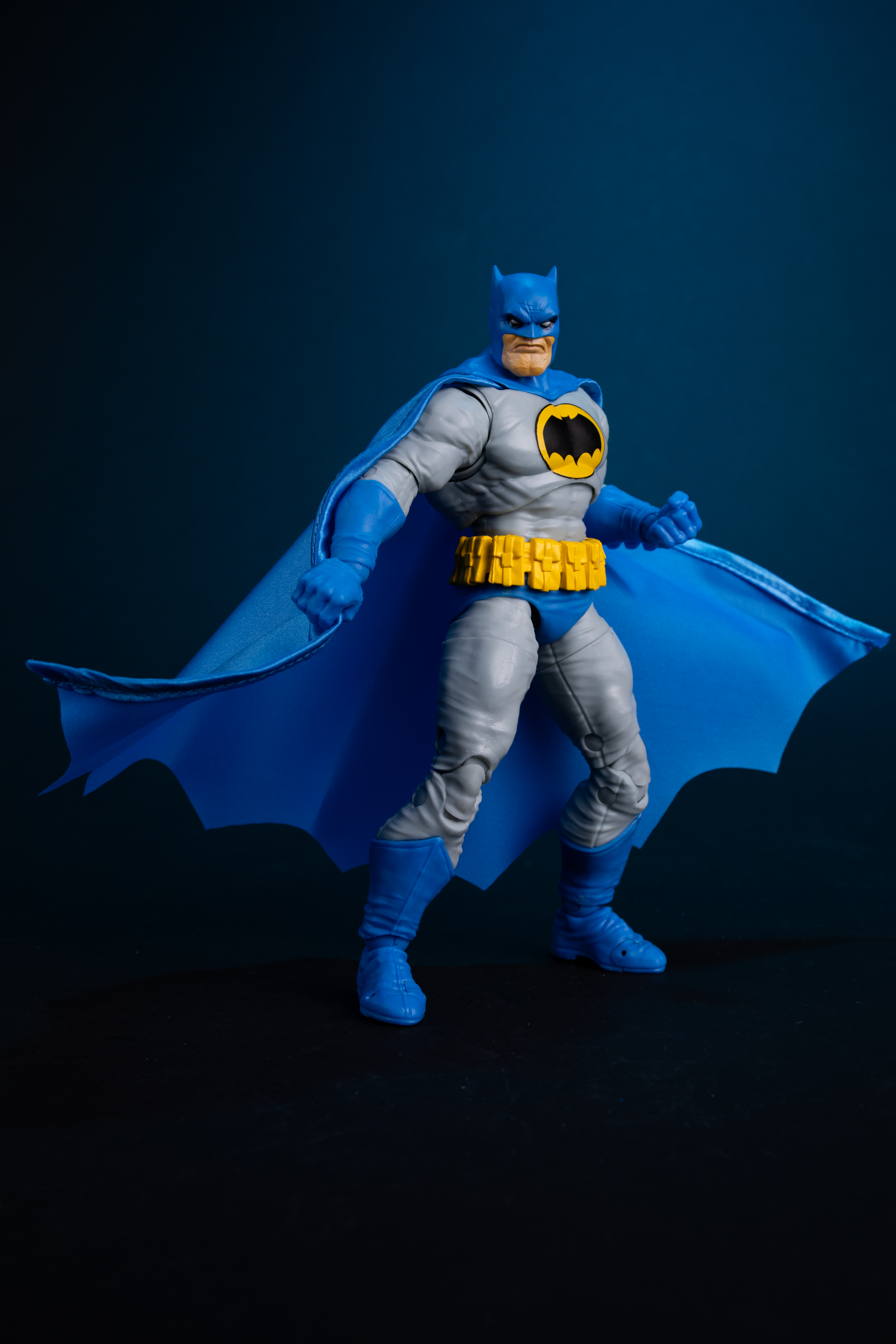 Batman: The Dark Knight Returns DC Multiverse Batman Action Figure Gallery Image 4