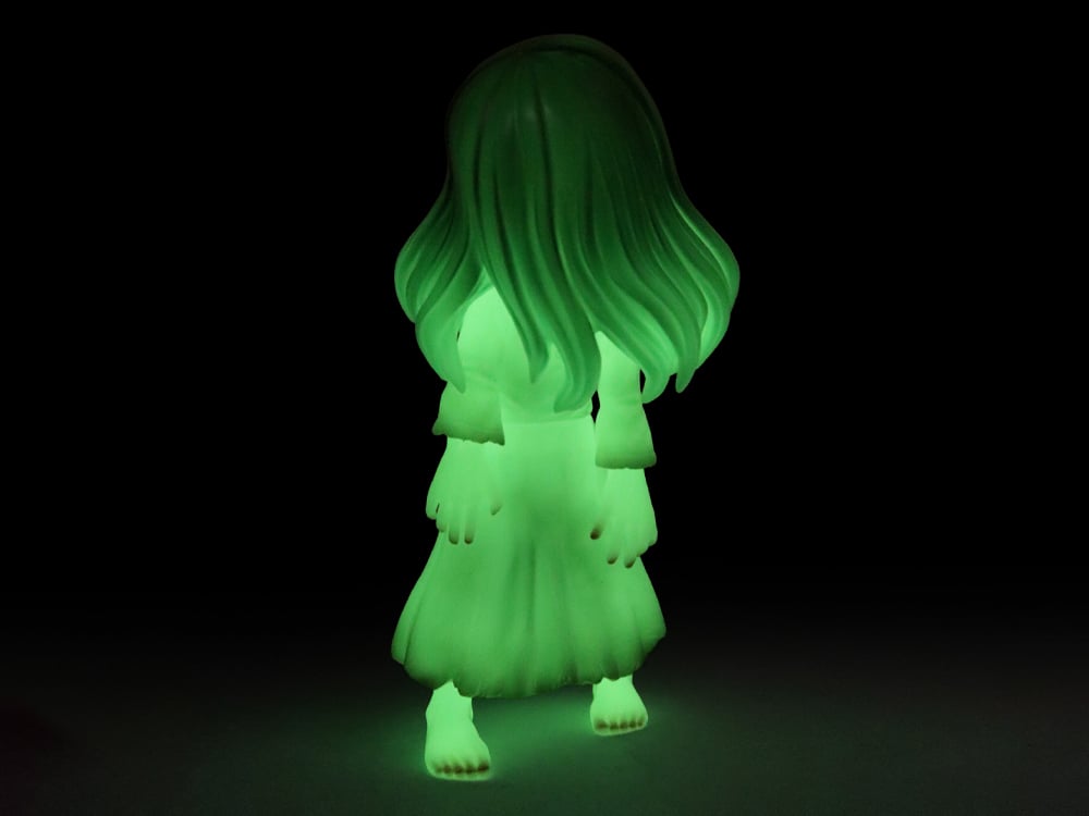 Sadako (2019) Middle Size Series Sadako (Eerie Glow Ver.) Figure Gallery Image 1