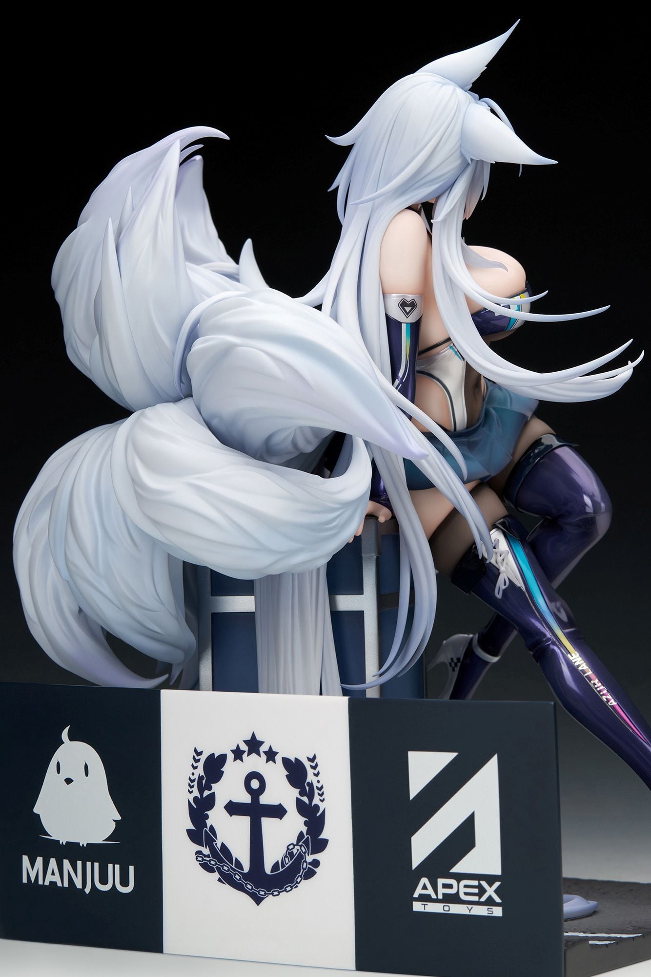 Azur Lane Shinano (Moonlit Chrome) 1/7 Scale Figure with Display