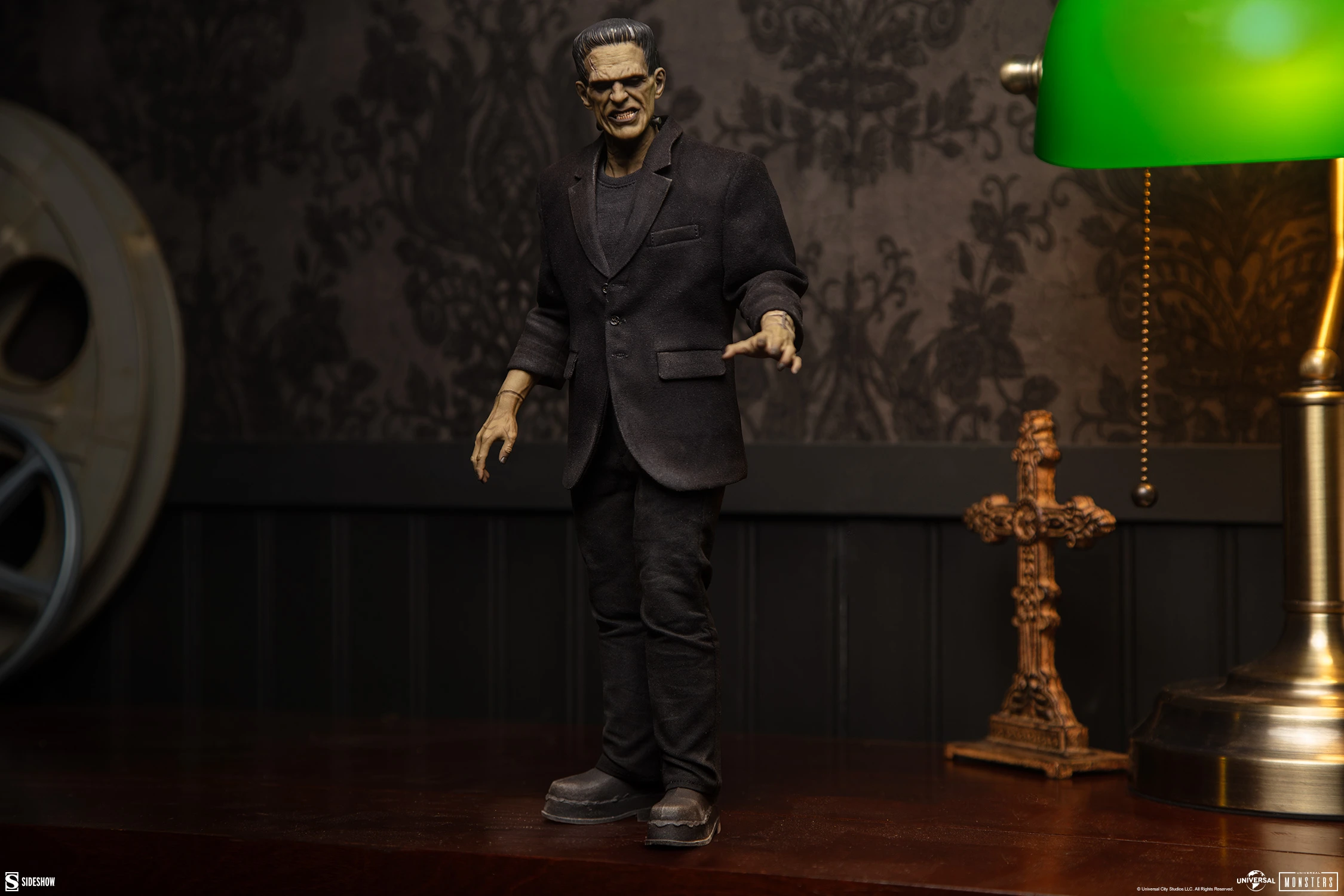 Universal Monsters Frankenstein's Monster (Deluxe Plus Ver.) 1/6 Scale Figure Gallery Image 12