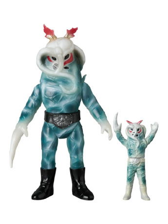 Kamen Rider Toei Retro Sofubi Collection Torikabuto (Glow-in-the-Dark Color Ver.) Action Figure Gallery Image 2