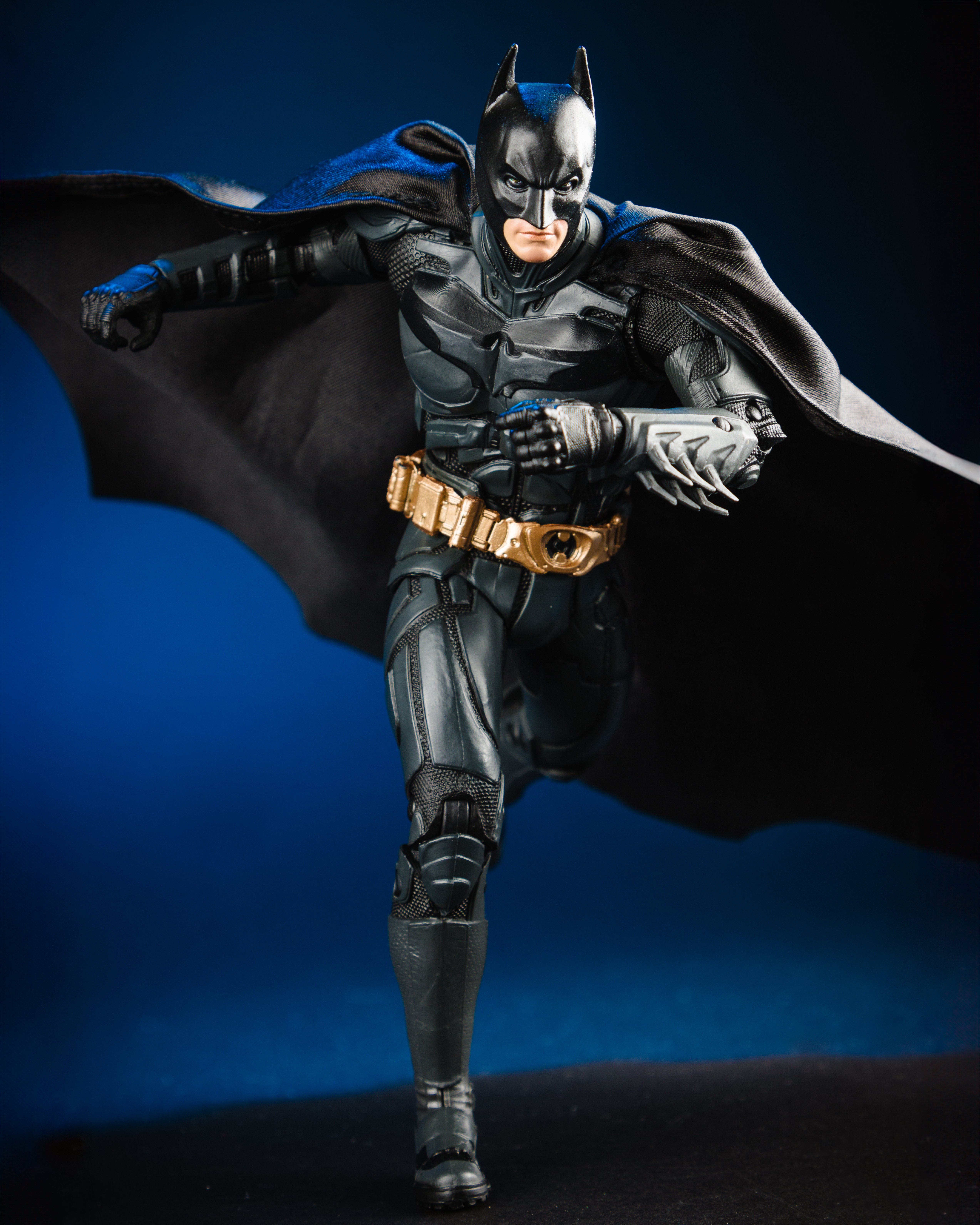 The Dark Knight DC Multiverse McFarlane Vault Collection Batman Action Figure Gallery Image 6