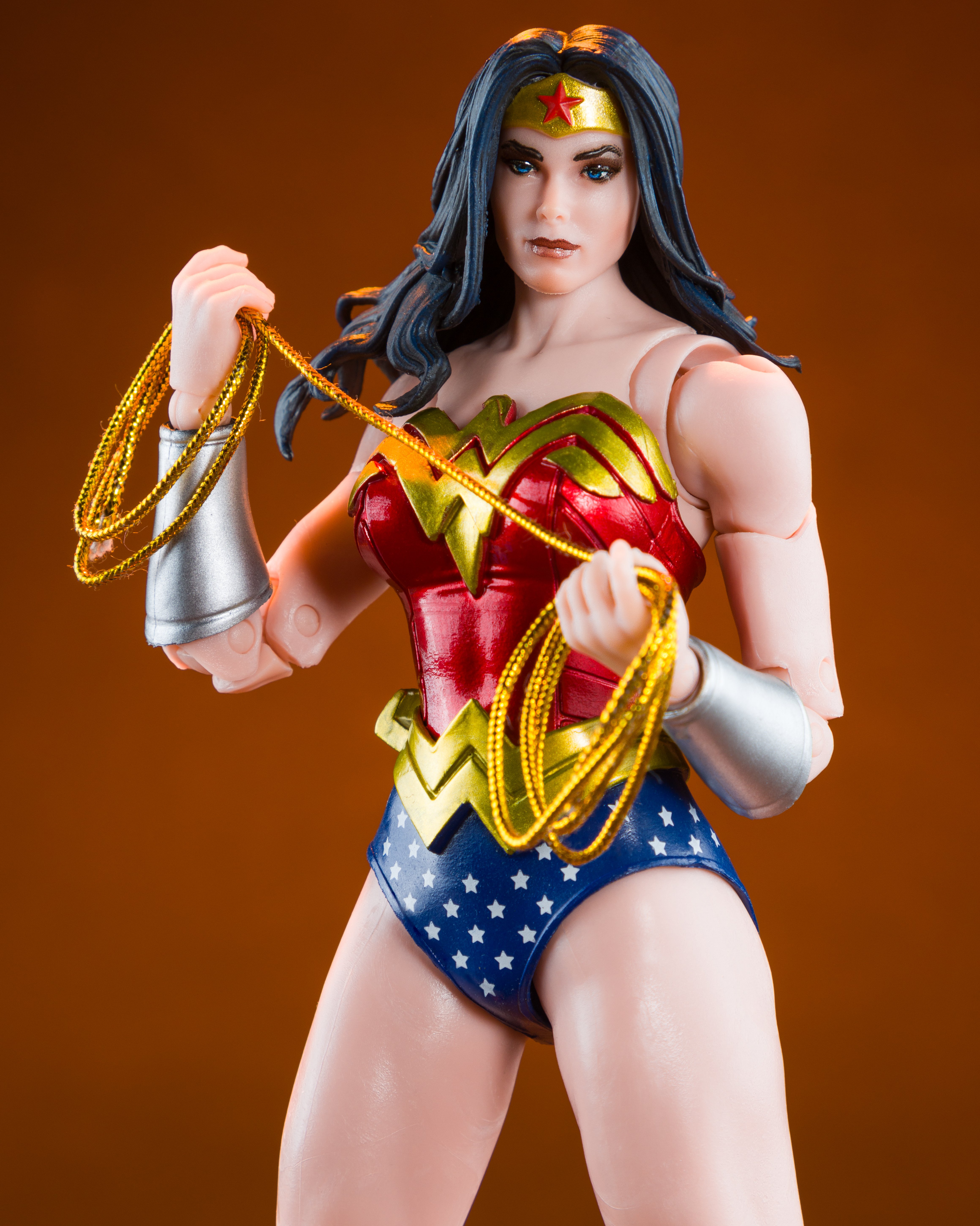 DC Multiverse McFarlane Vault Collection Wonder Woman (Classic) Action Figure Gallery Image 7