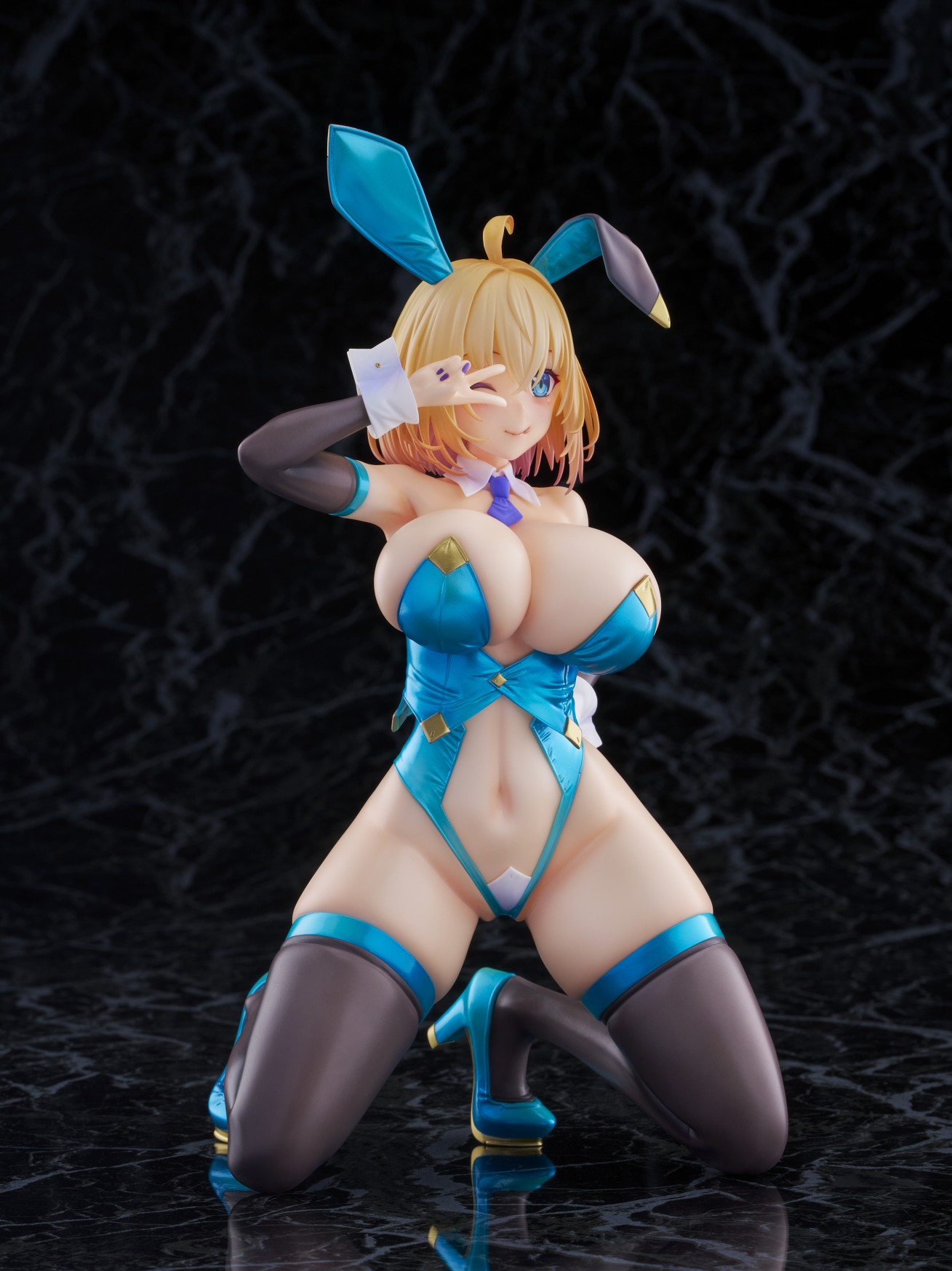 Nadare Takamine Illustration -Sakura- Sophia F. Shirring (Blue Bunny Ver.) 1/6 Scale Figure Gallery Image 14