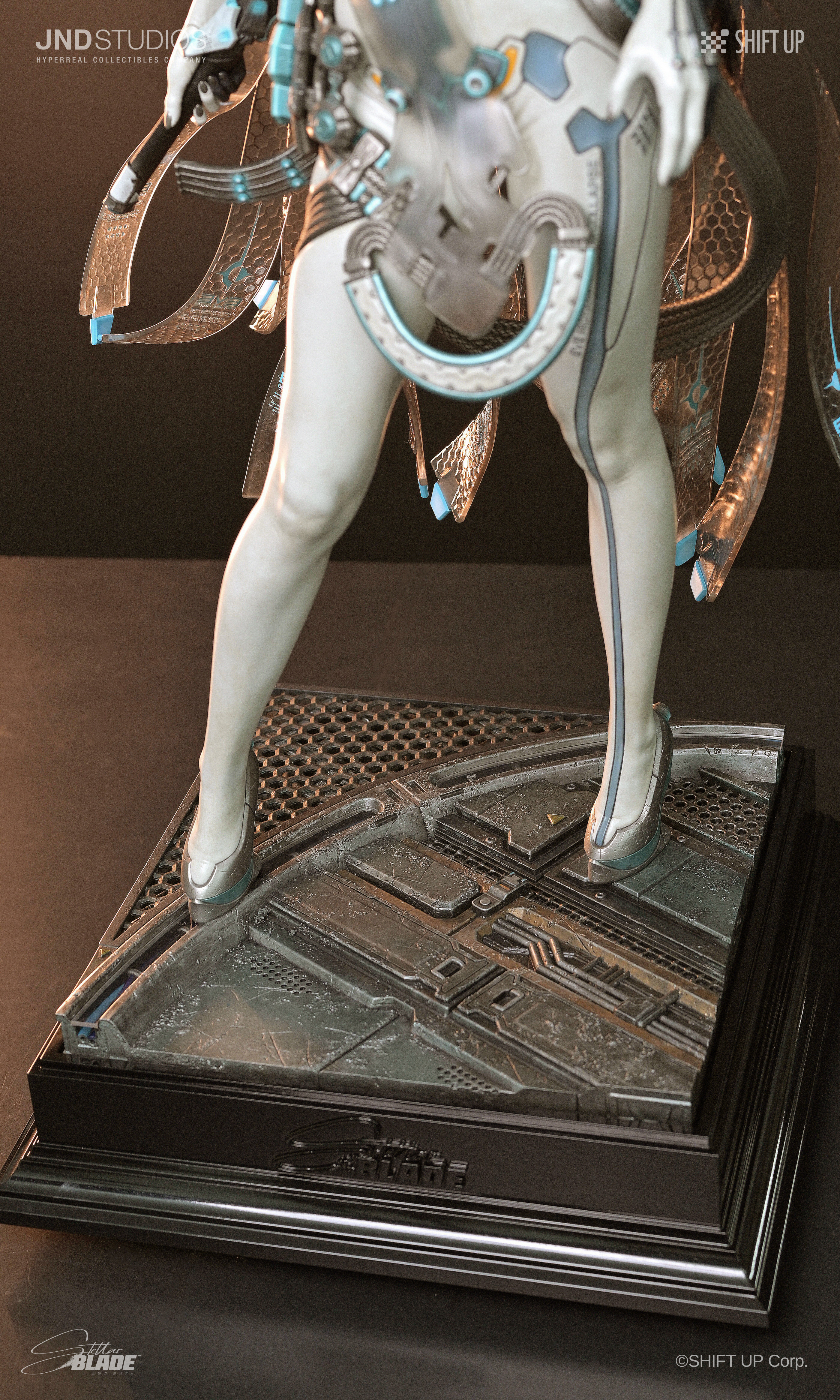 Stellar Blade Hyperreal Raven 1/3 Scale Limited Edition Statue Gallery Image 19