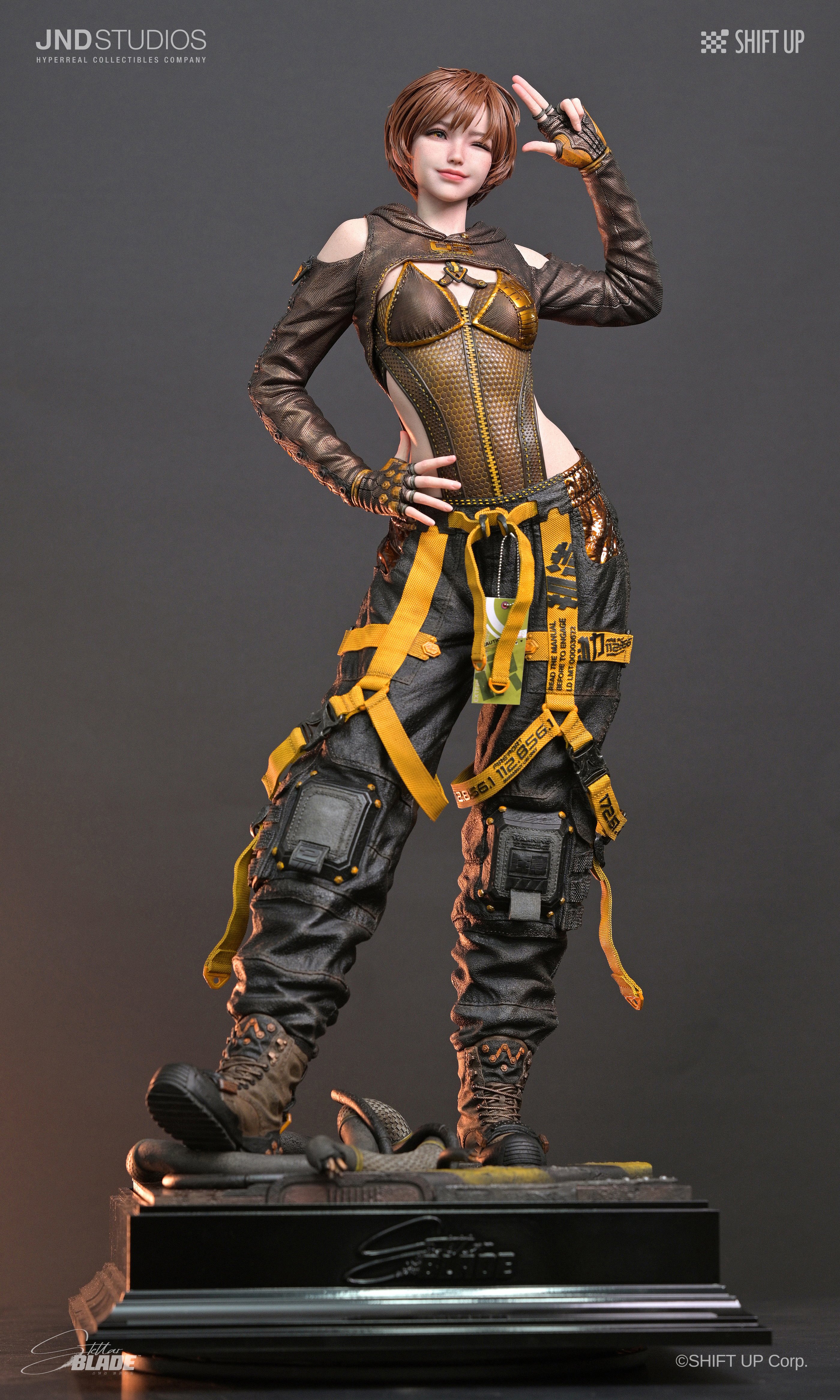 Stellar Blade Hyperreal Raven and Lily 1/3 Scale Limited Edition Statue Set Gallery Image 5