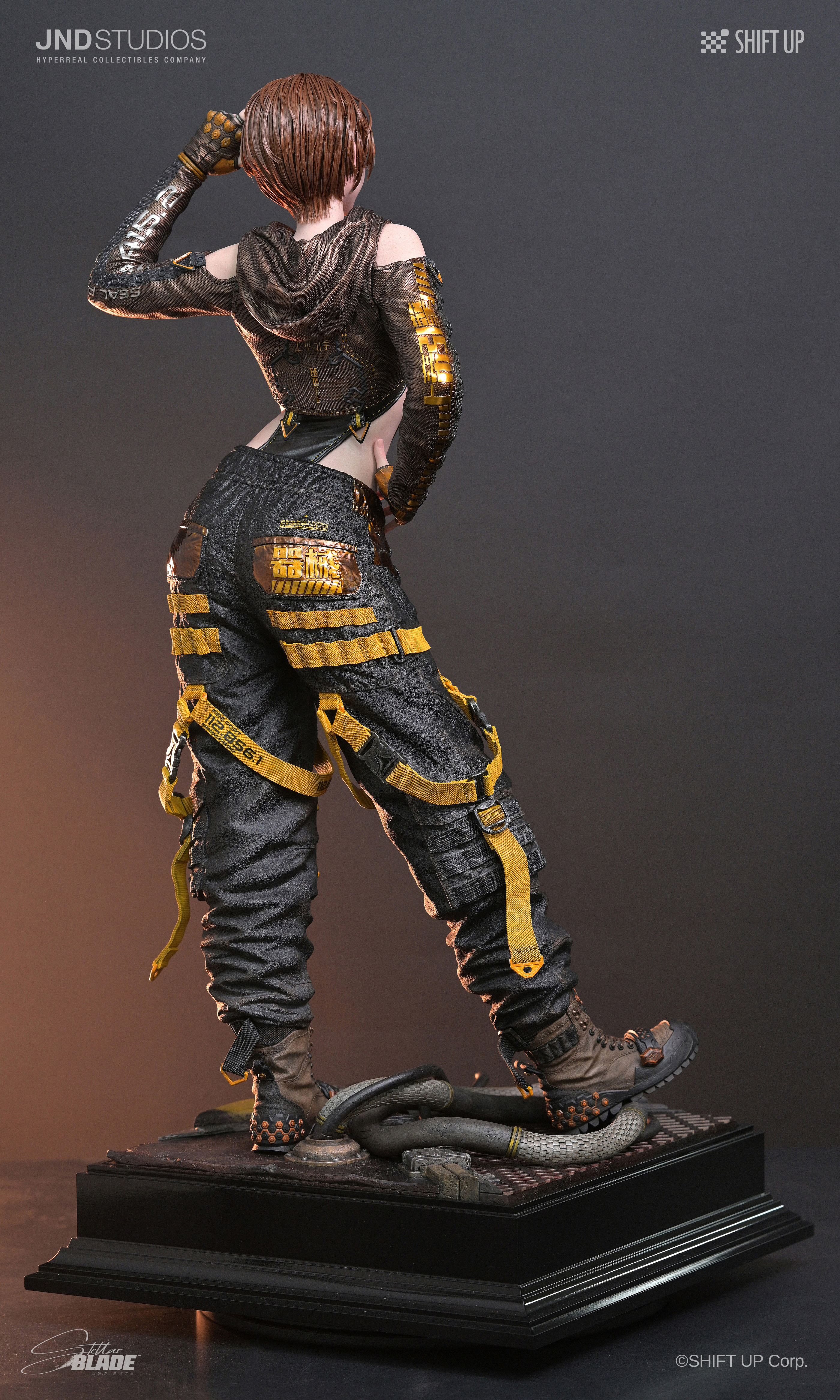 Stellar Blade Hyperreal Raven and Lily 1/3 Scale Limited Edition Statue Set Gallery Image 8
