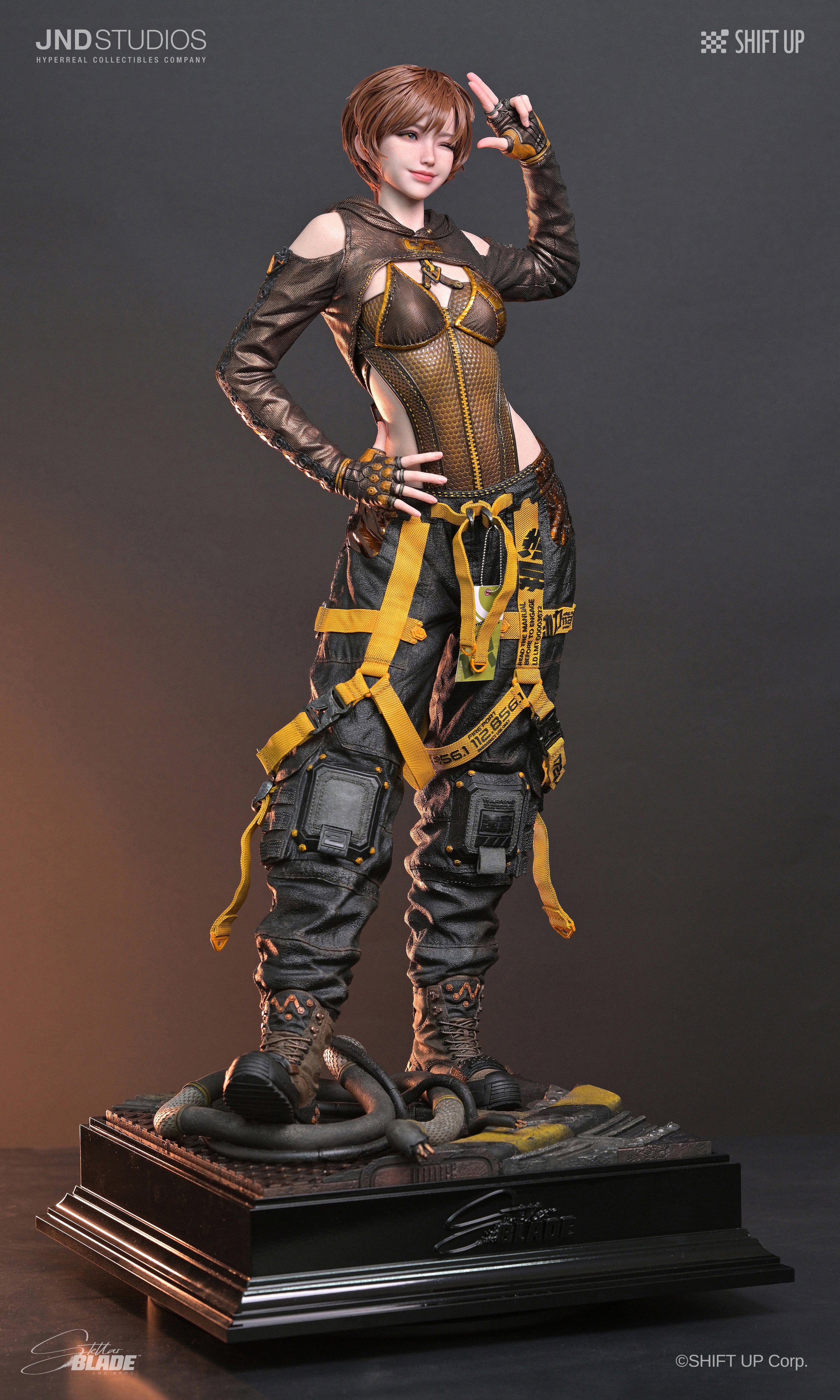 Stellar Blade Hyperreal Raven and Lily 1/3 Scale Limited Edition Statue Set Gallery Image 6