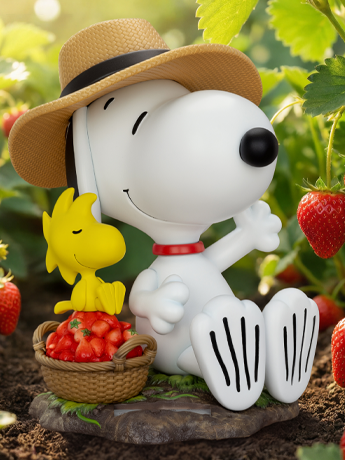 Peanuts Master Craft MC-113 Strawberry Snoopy Limited Edition Statue