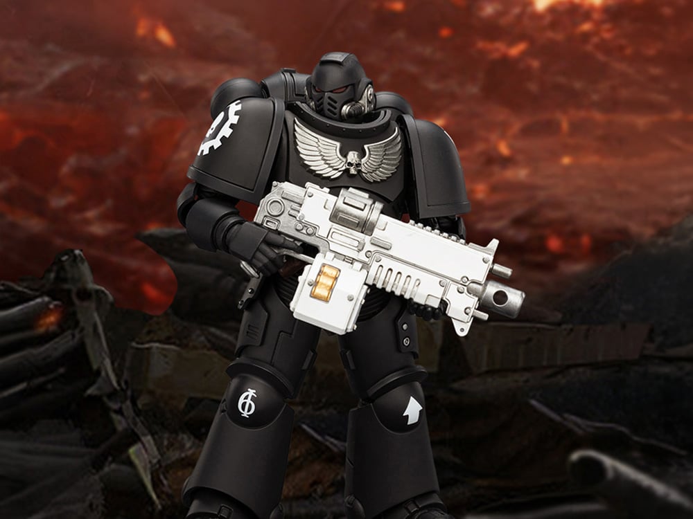 Warhammer 40,000 Iron Hands Intercessor 1/18 Scale Action Figure Gallery Image 1