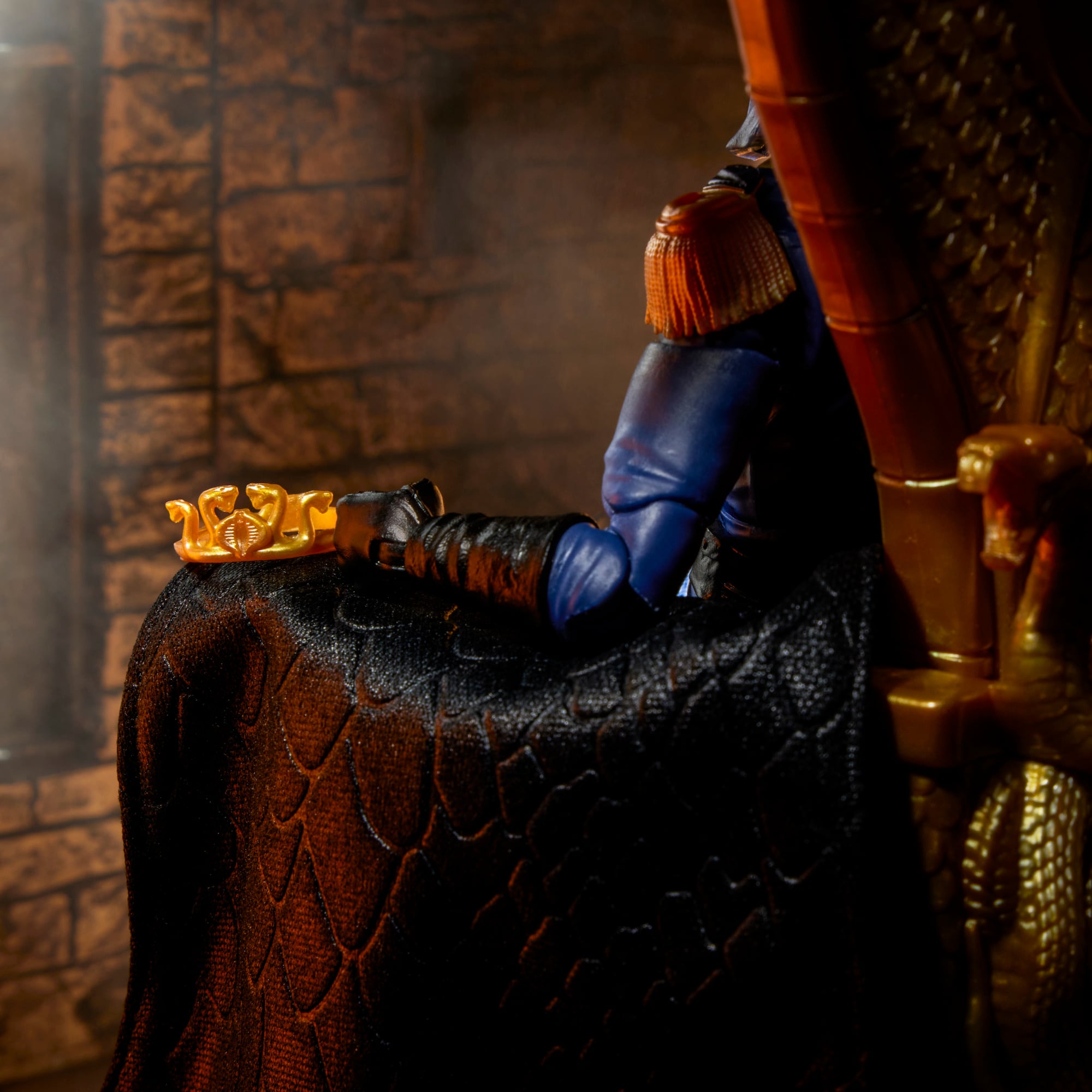 G.I. Joe Classified Series #221 Cobra Commander Action Figure with Throne Set Gallery Image 11