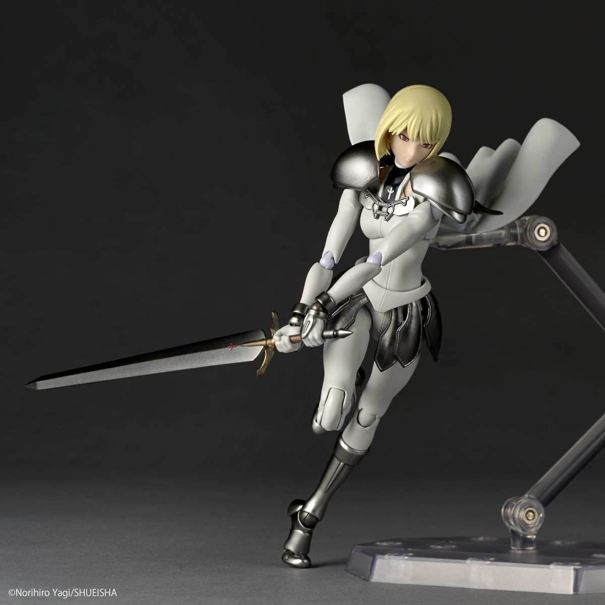 Claymore Revoltech NR119 Clare Action Figure Gallery Image 5