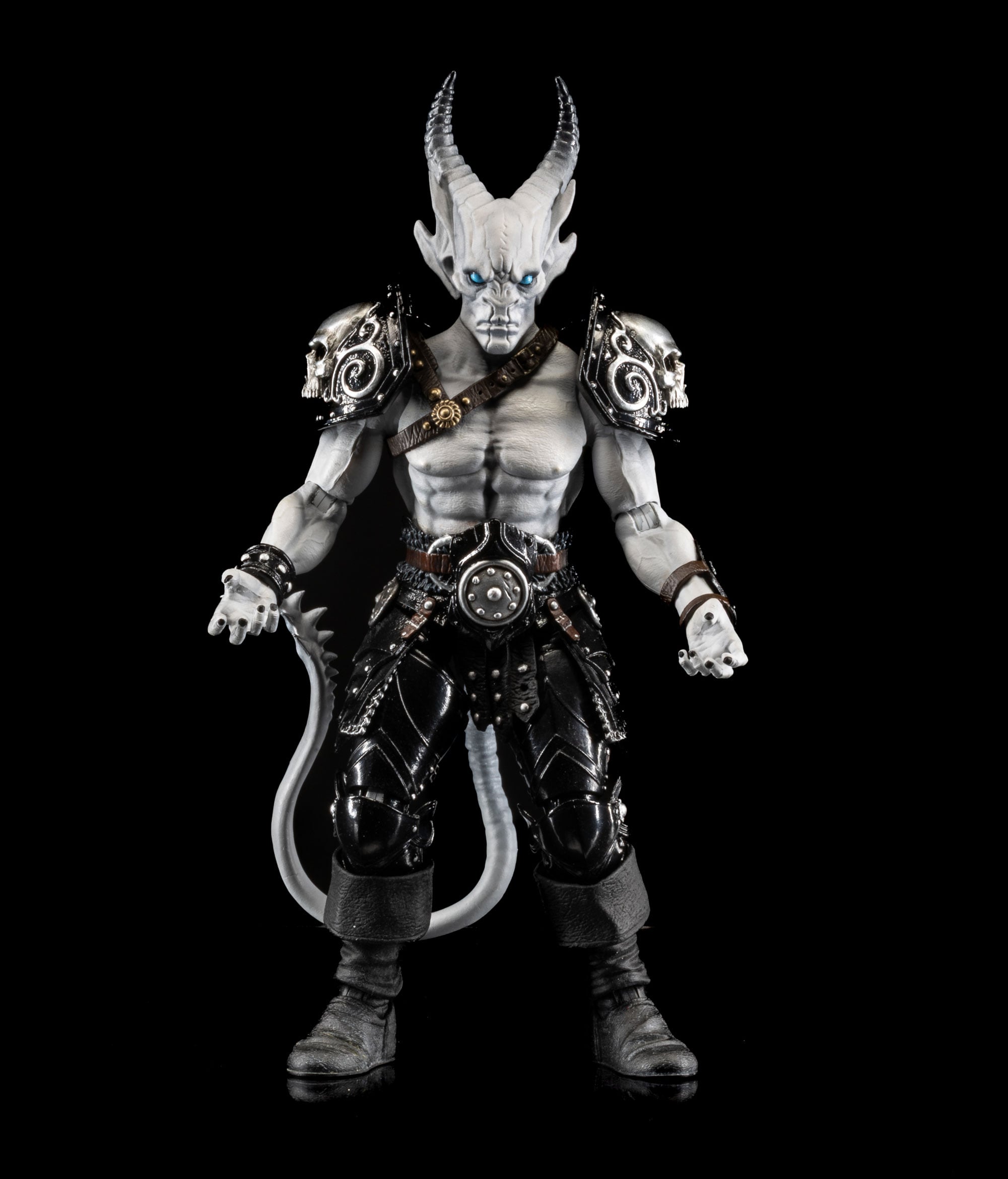 Mythic Legions: Armory Gladiators Pale Demon Armory Gladiator Action Figure Gallery Image 3