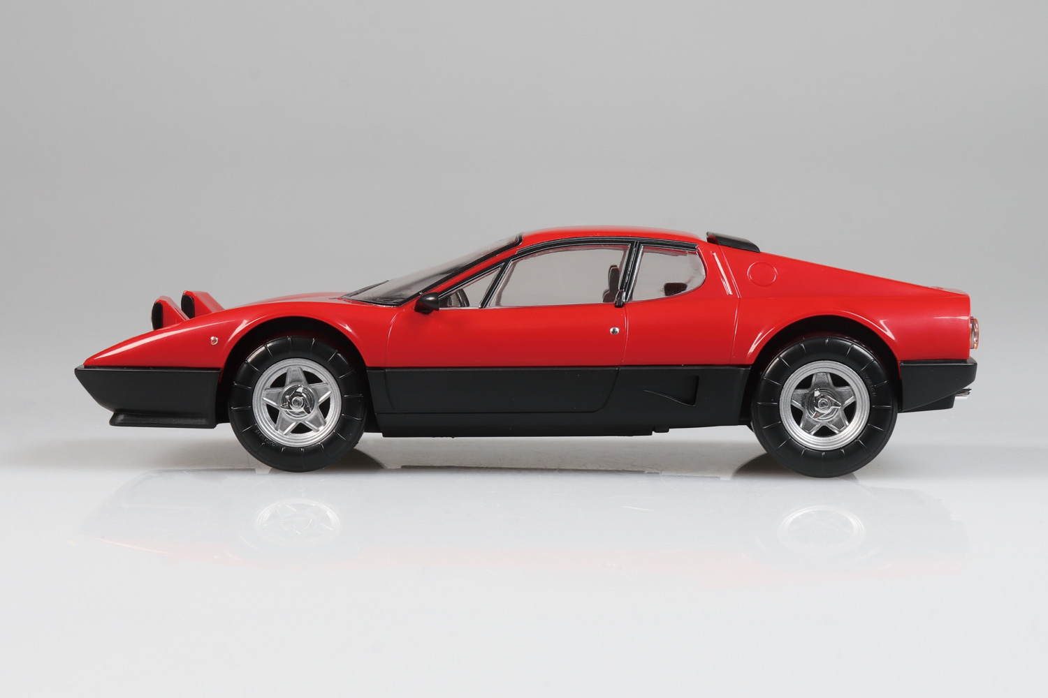 Aoshima Snap Kit No.26-RD Ferrari 512 BB (Red) 1/32 Scale Model Kit