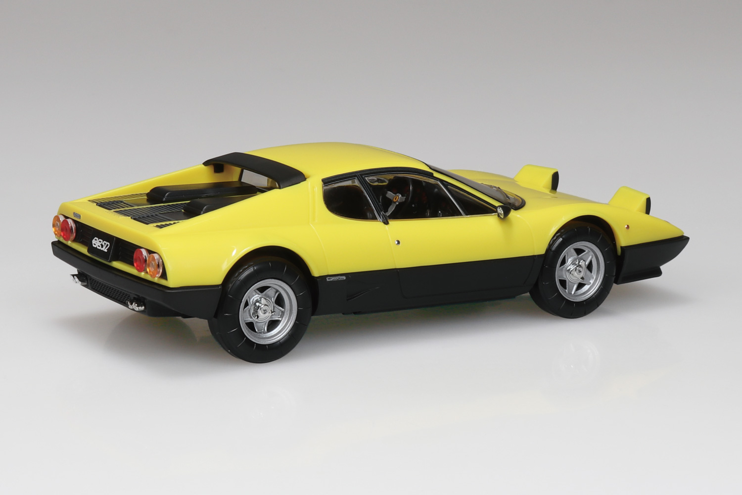 Aoshima Snap Kit No.26-YW Ferrari 512 BB (Yellow) 1/32 Scale Model Kit