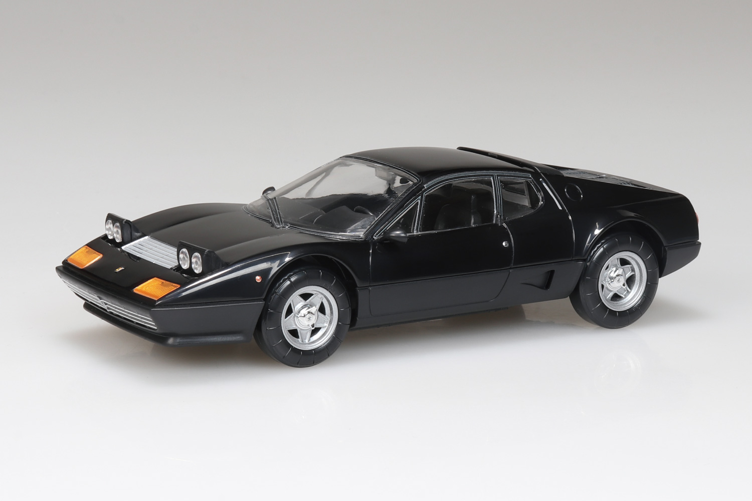 Aoshima Snap Kit No.26-BK Ferrari 512 BB (Black) 1/32 Scale Model Kit