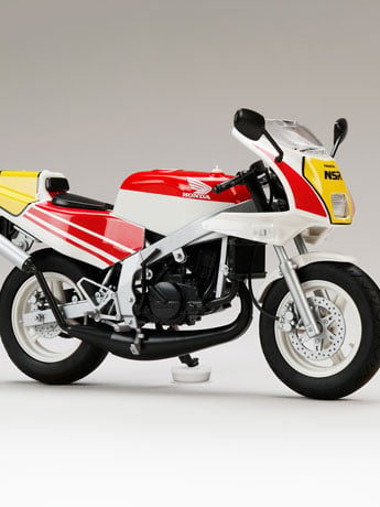 Honda NSR50 '89 Ross White x Fighting Red 1/12 Scale Model Kit