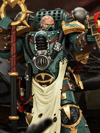 Warhammer: The Horus Heresy Sons of Horus Maloghurst the Twisted, the Warmaster's Equerry 1/18 Scale Action Figure Gallery Image 2