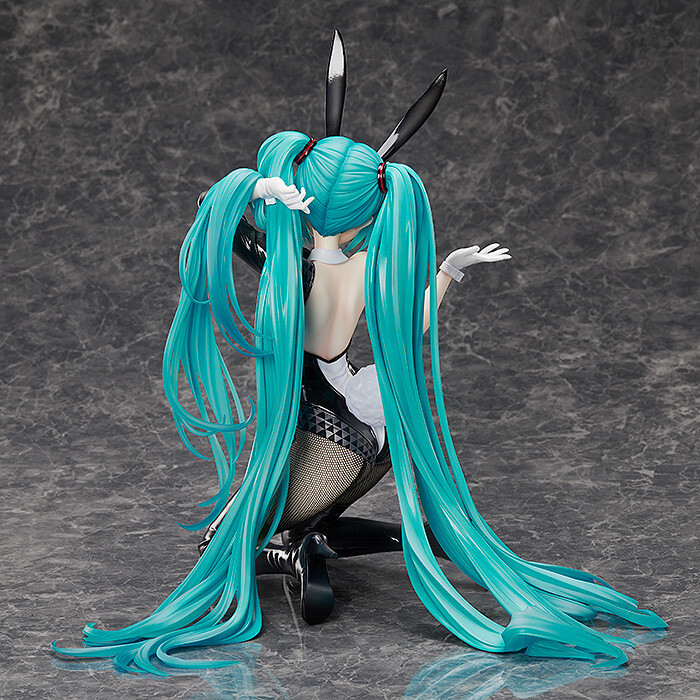 Vocaloid B-Style Hatsune Miku (Art by SanMuYYB Bunny Ver.) 1/4 Scale Figure (Reissue) Gallery Image 8