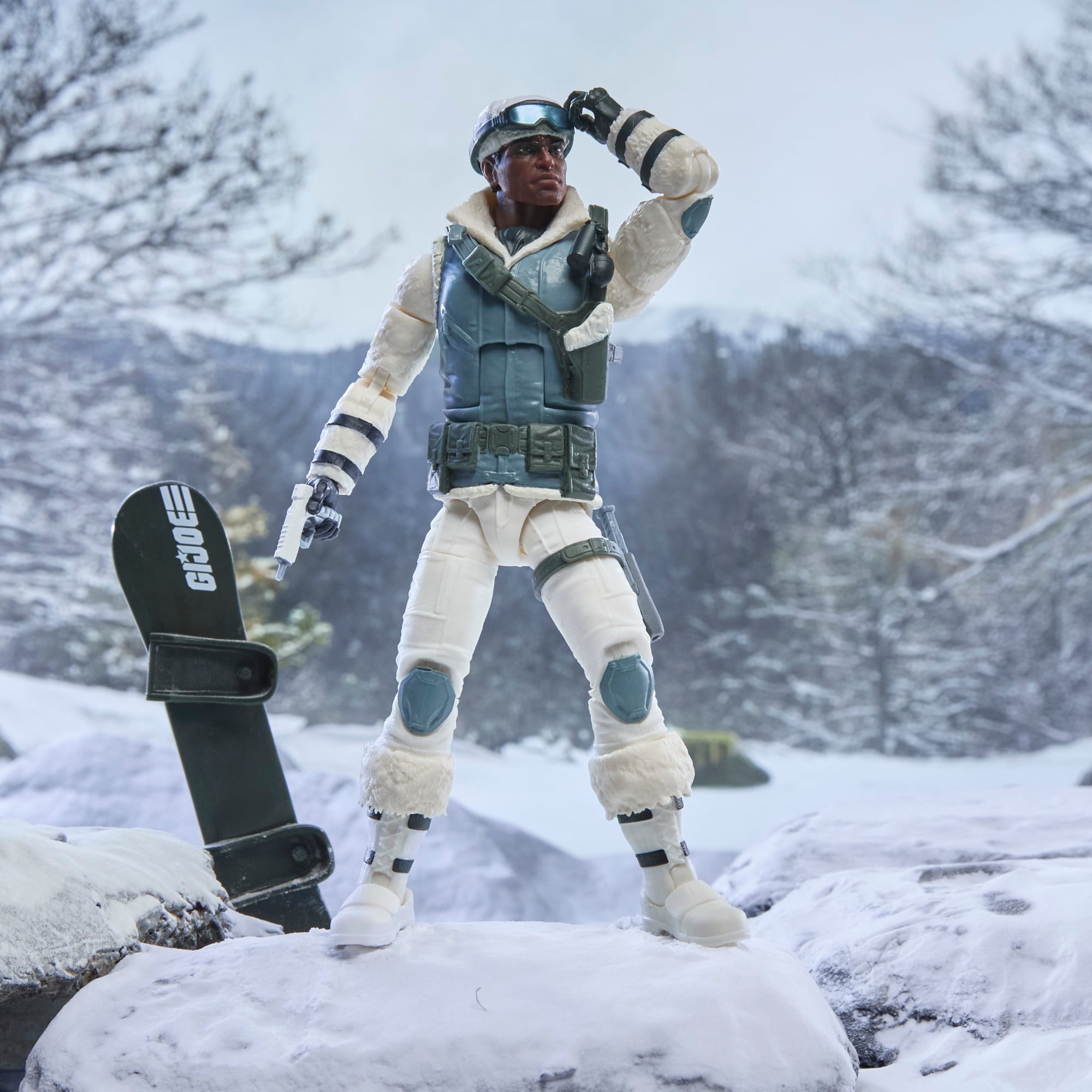 G.I. Joe Classified Series #207 Clifton "Iceberg" Nash Action Figure Gallery Image 3