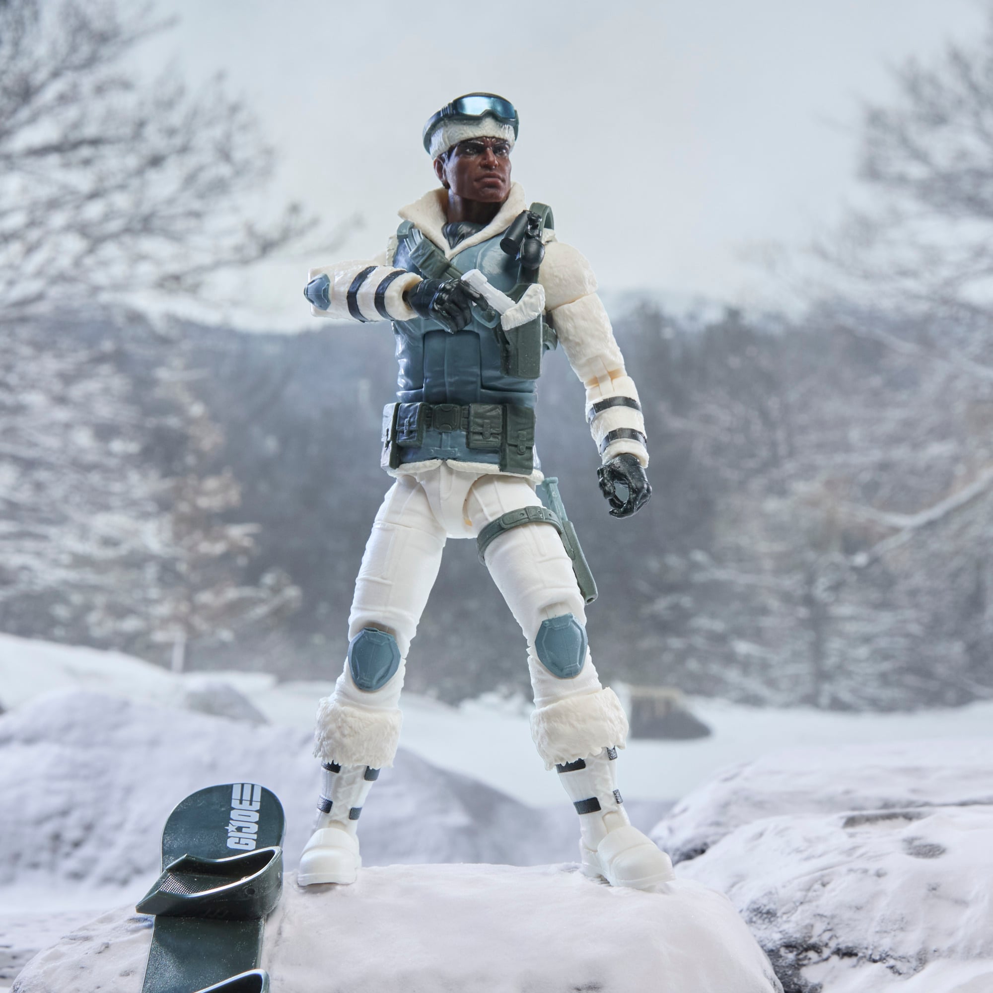 G.I. Joe Classified Series #207 Clifton "Iceberg" Nash Action Figure Gallery Image 4