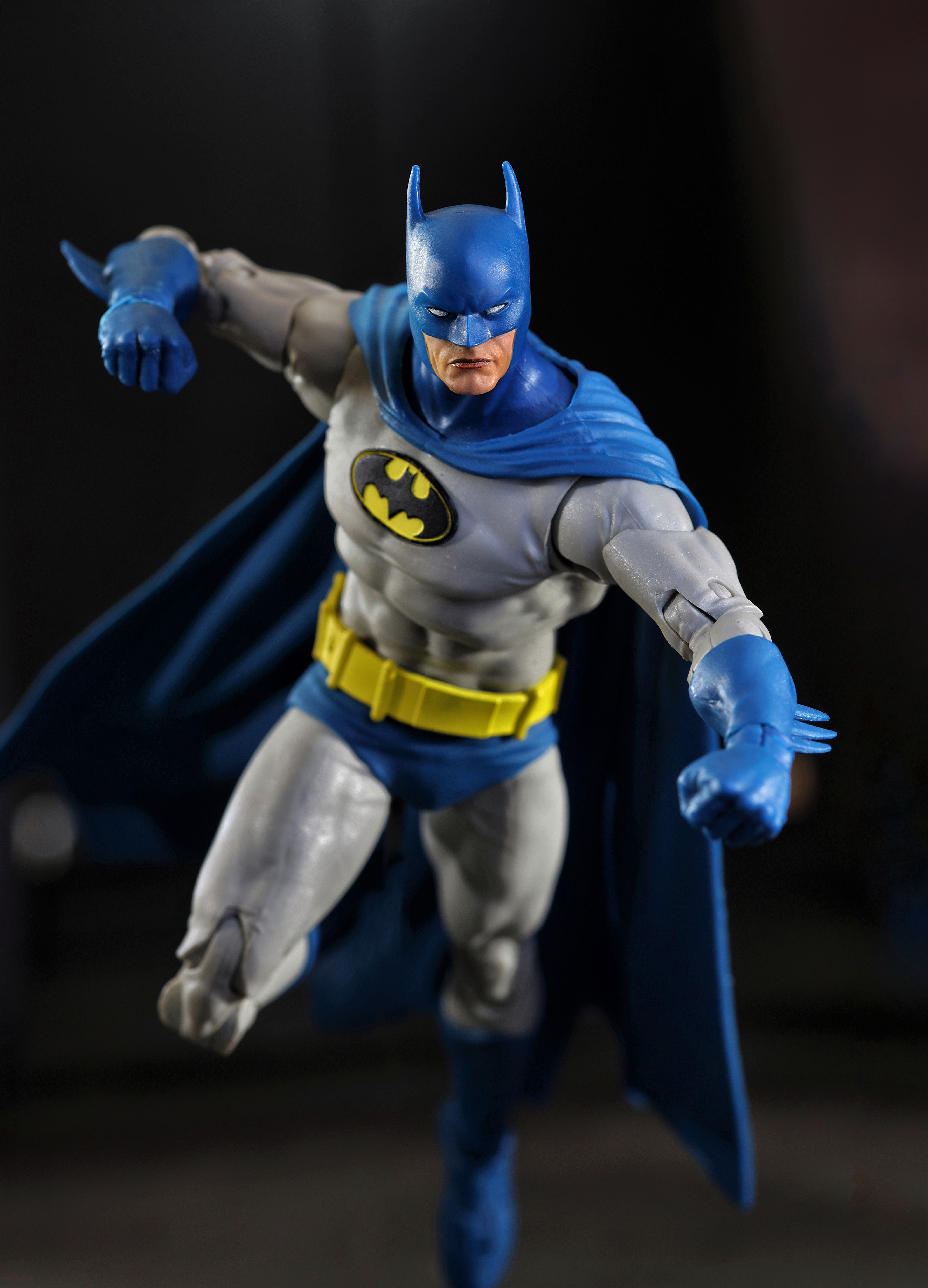 Batman: Knightfall DC Multiverse McFarlane Vault Collection Batman Action Figure Gallery Image 5
