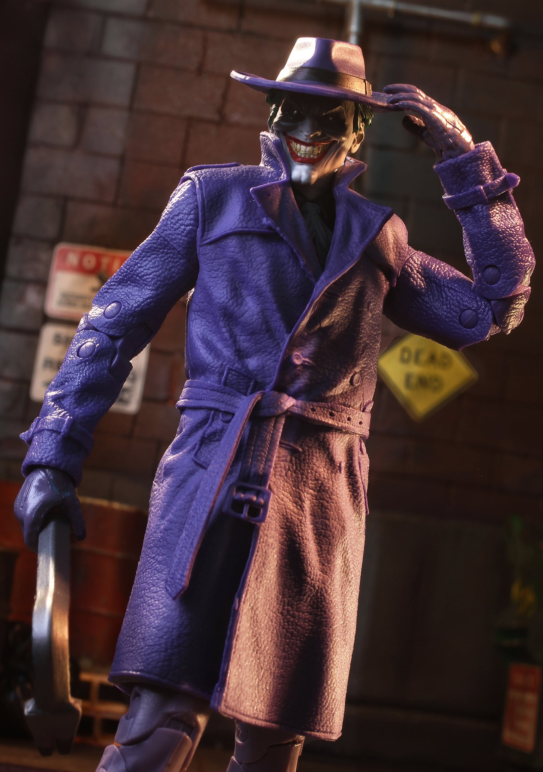 Batman: Three Jokers DC Multiverse McFarlane Vault Collection The Joker (The Comedian) Action Figure Gallery Image 5