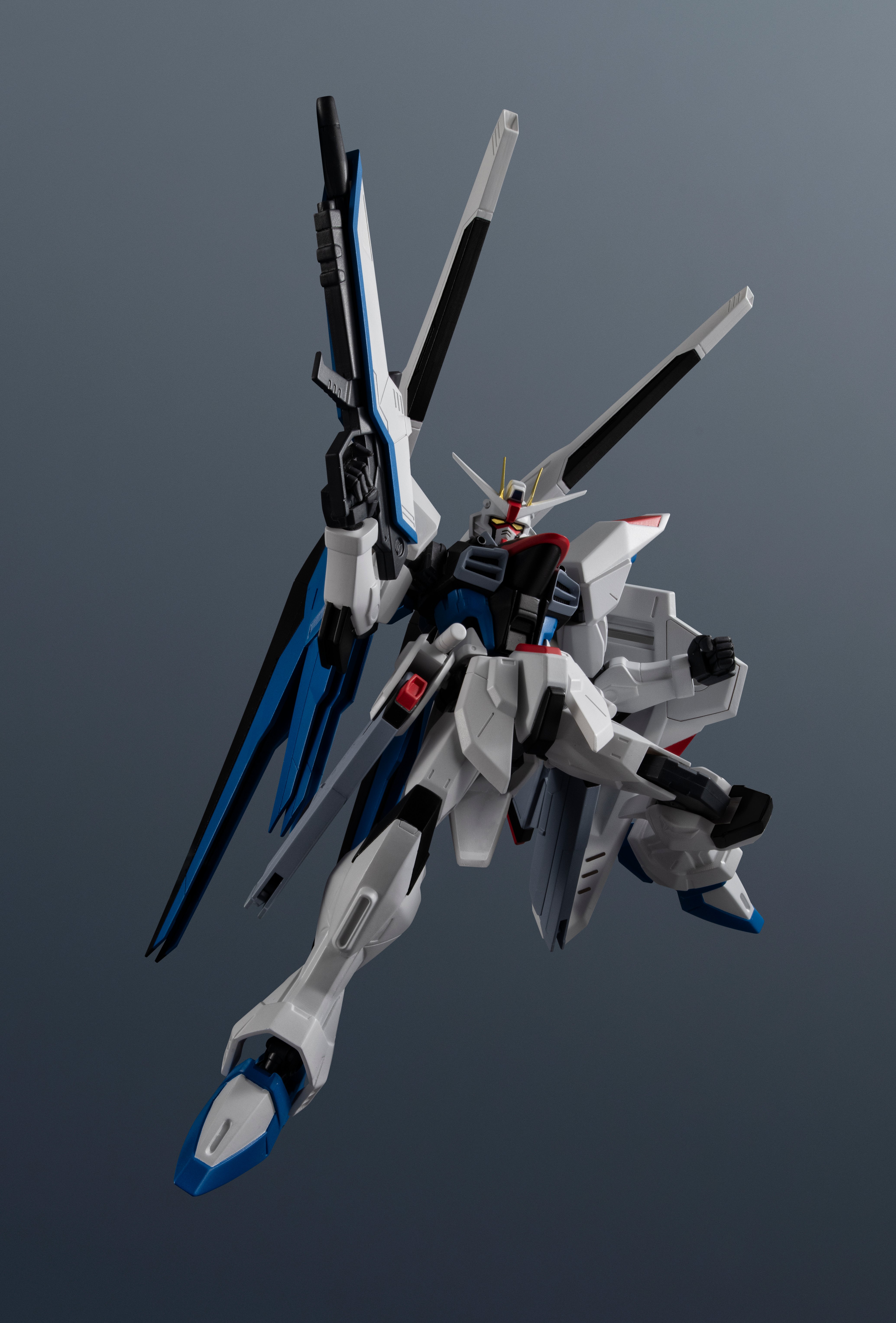 Mobile Suit Gundam SEED Gundam Universe ZGMF-X10A Freedom Gundam (Renewal) Action Figure Gallery Image 6
